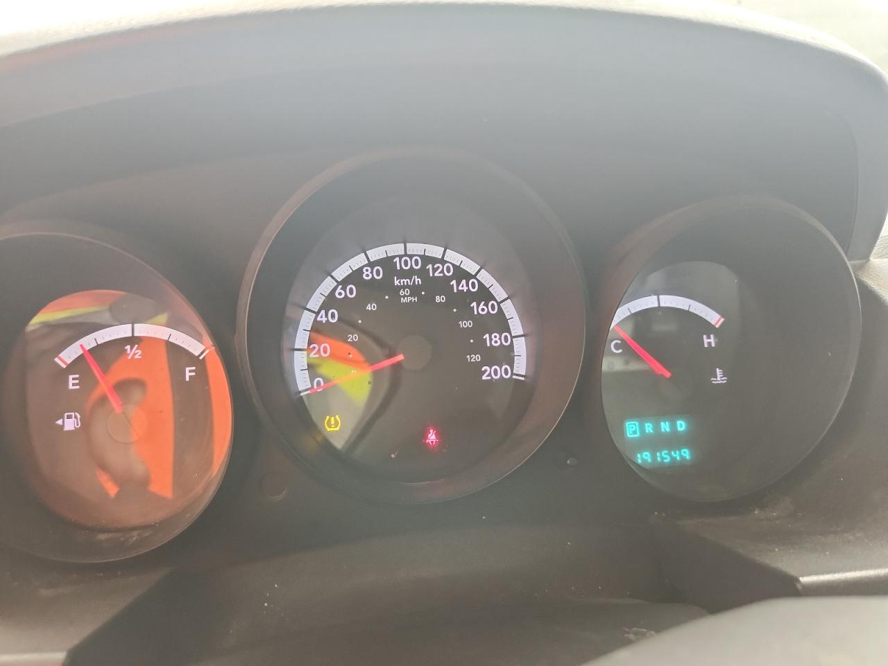2009 Dodge Grand Caravan C/v White vin: 2D4HN11E79R611119 Damage: Warning - Tire Pressure, On, Unacceptable