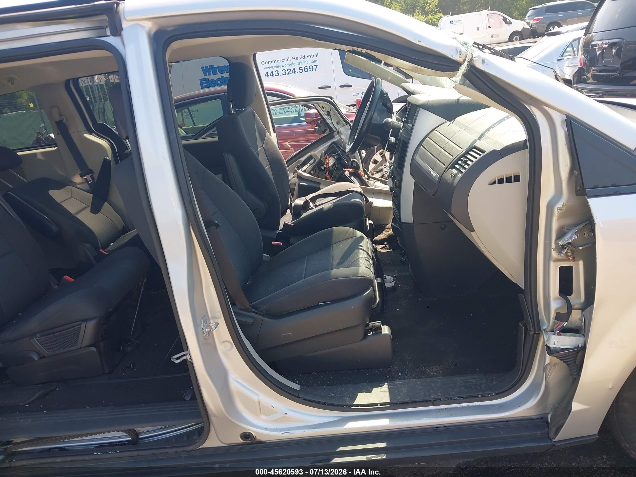 2010 Dodge Grand Caravan Hero Silver vin: 2D4RN3D12AR489105