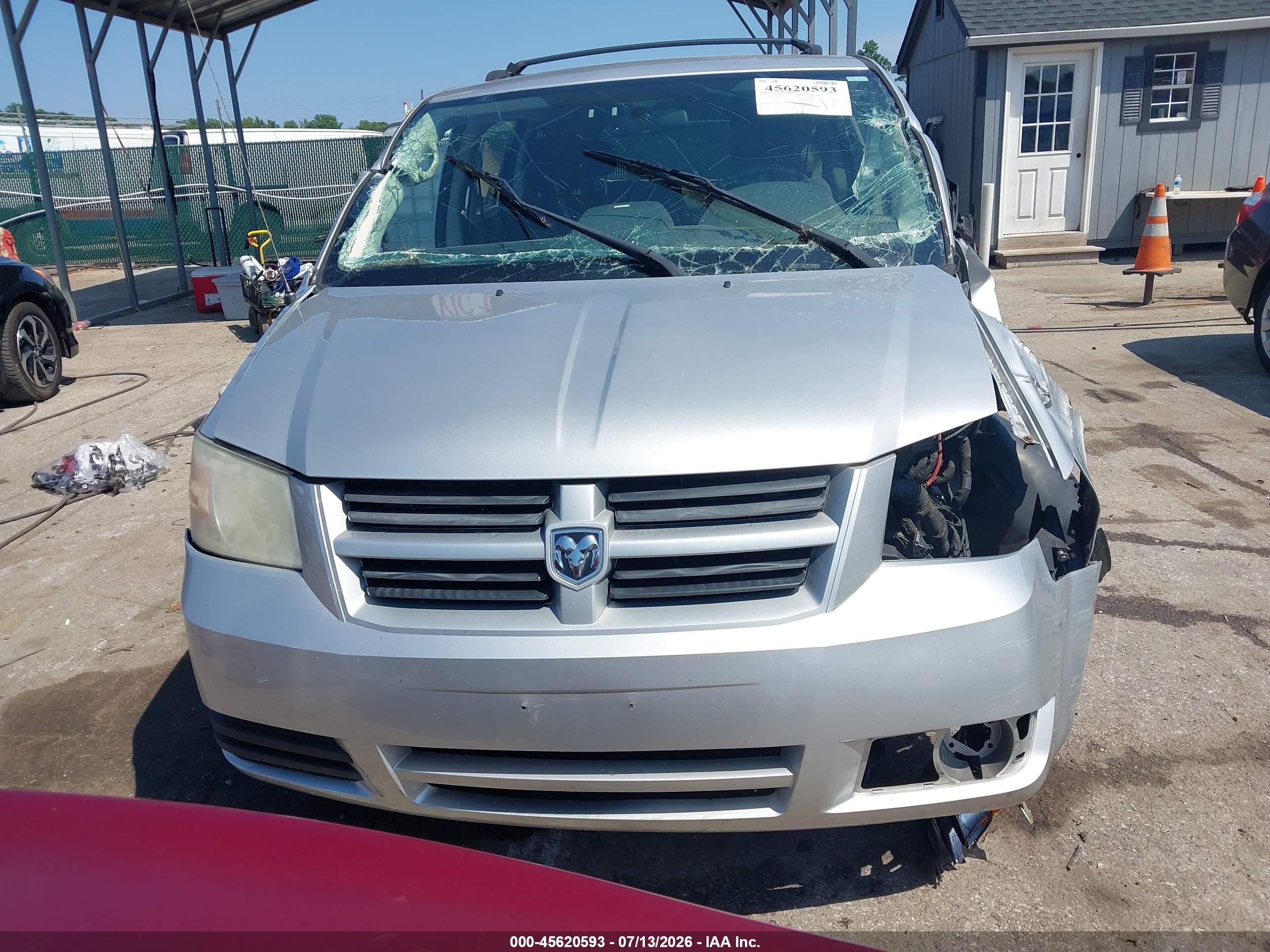 2010 Dodge Grand Caravan Hero Silver vin: 2D4RN3D12AR489105