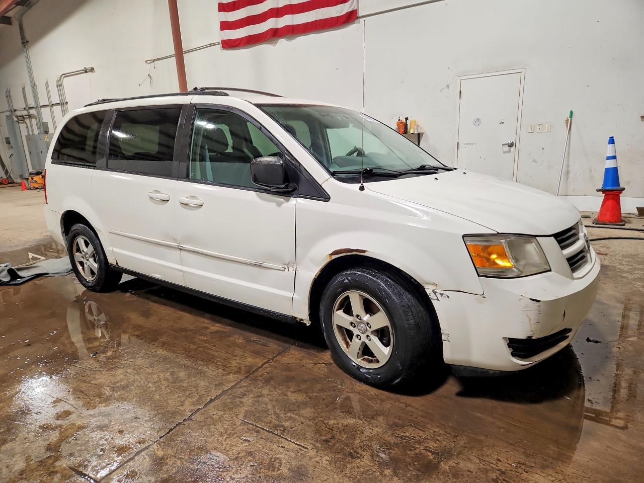 2010 Dodge Grand Caravan Hero White vin: 2D4RN3D13AR418821