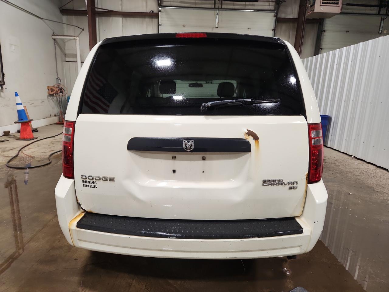 2010 Dodge Grand Caravan Hero White vin: 2D4RN3D13AR418821 Damage: Lift Gate, Rust, > 12 Inches
