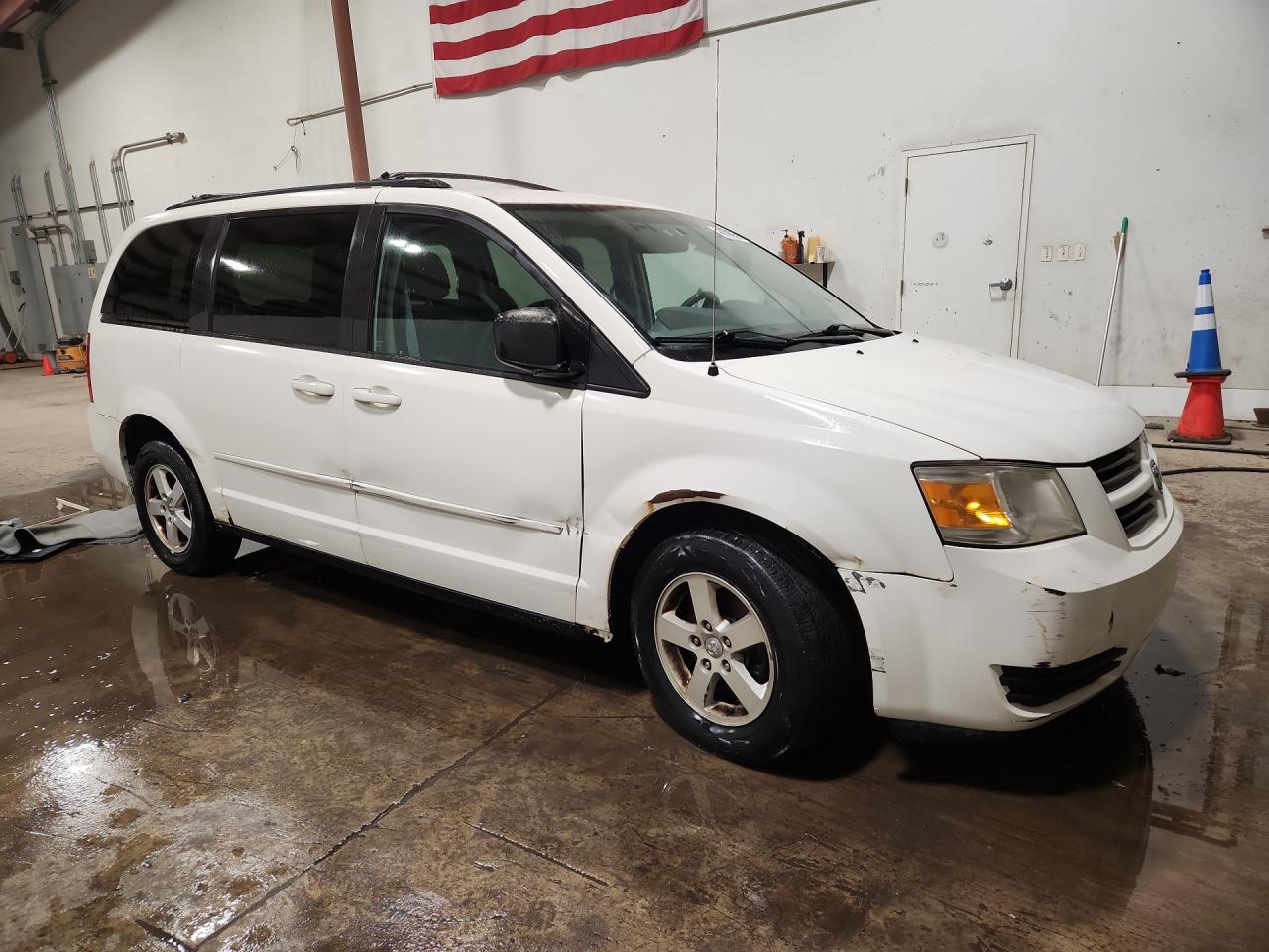 2010 Dodge Grand Caravan Hero White vin: 2D4RN3D13AR418821 Damage: Right Rear Door, Dent(S) W/ Paint Dmg, > 12 Inches