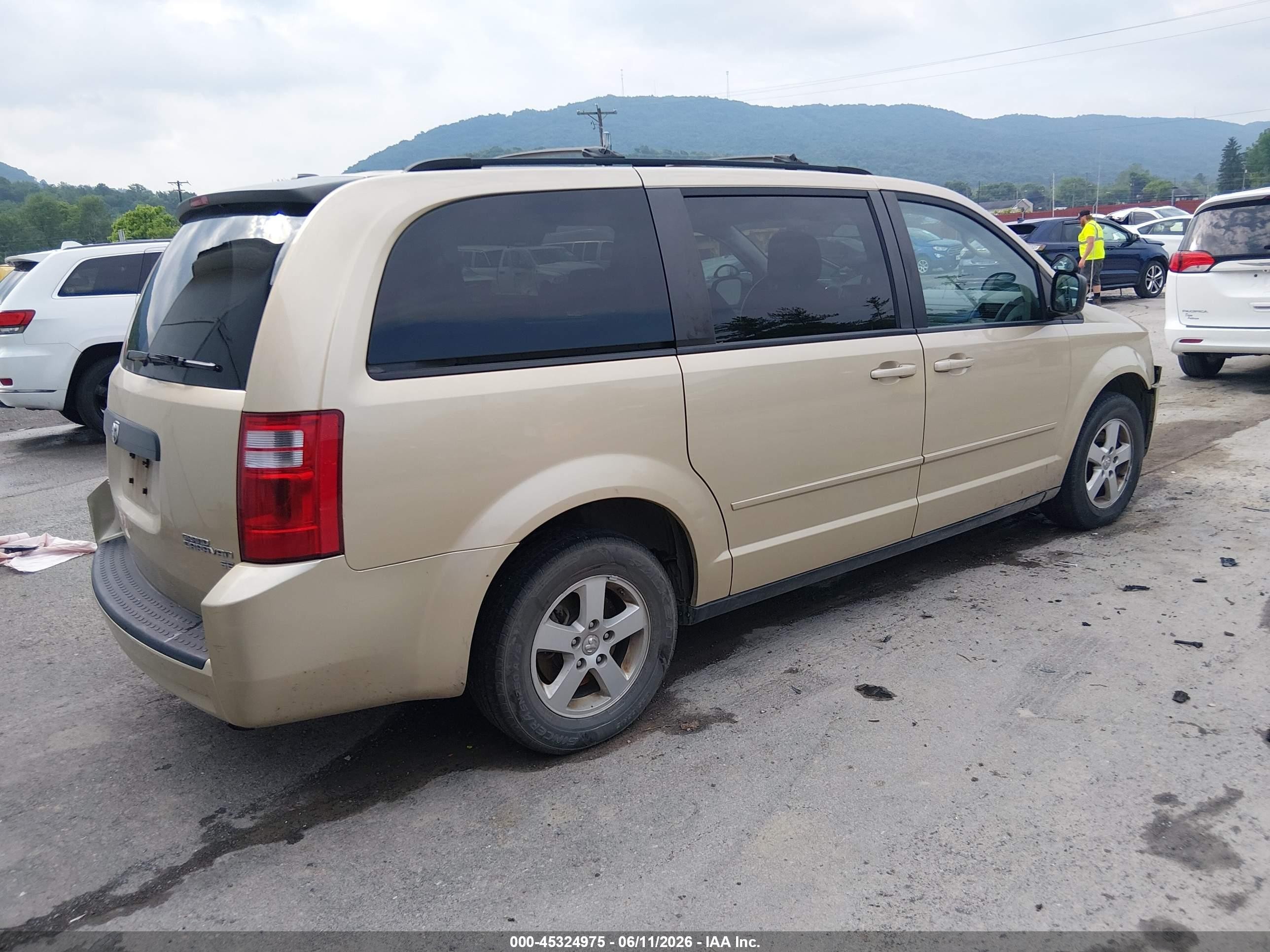 2010 Dodge Grand Caravan Hero Gold vin: 2D4RN3D15AR426757