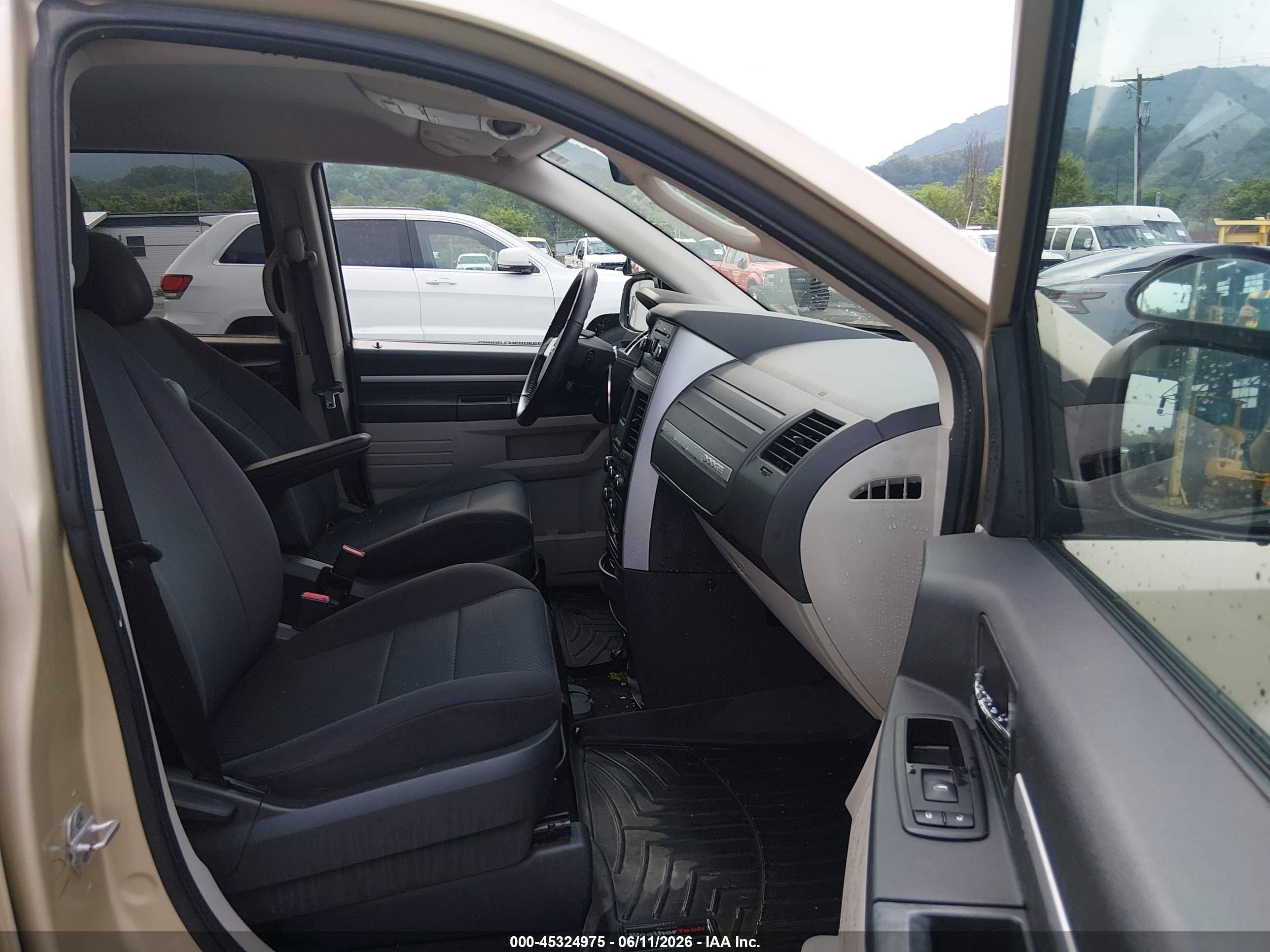 2010 Dodge Grand Caravan Hero Gold vin: 2D4RN3D15AR426757