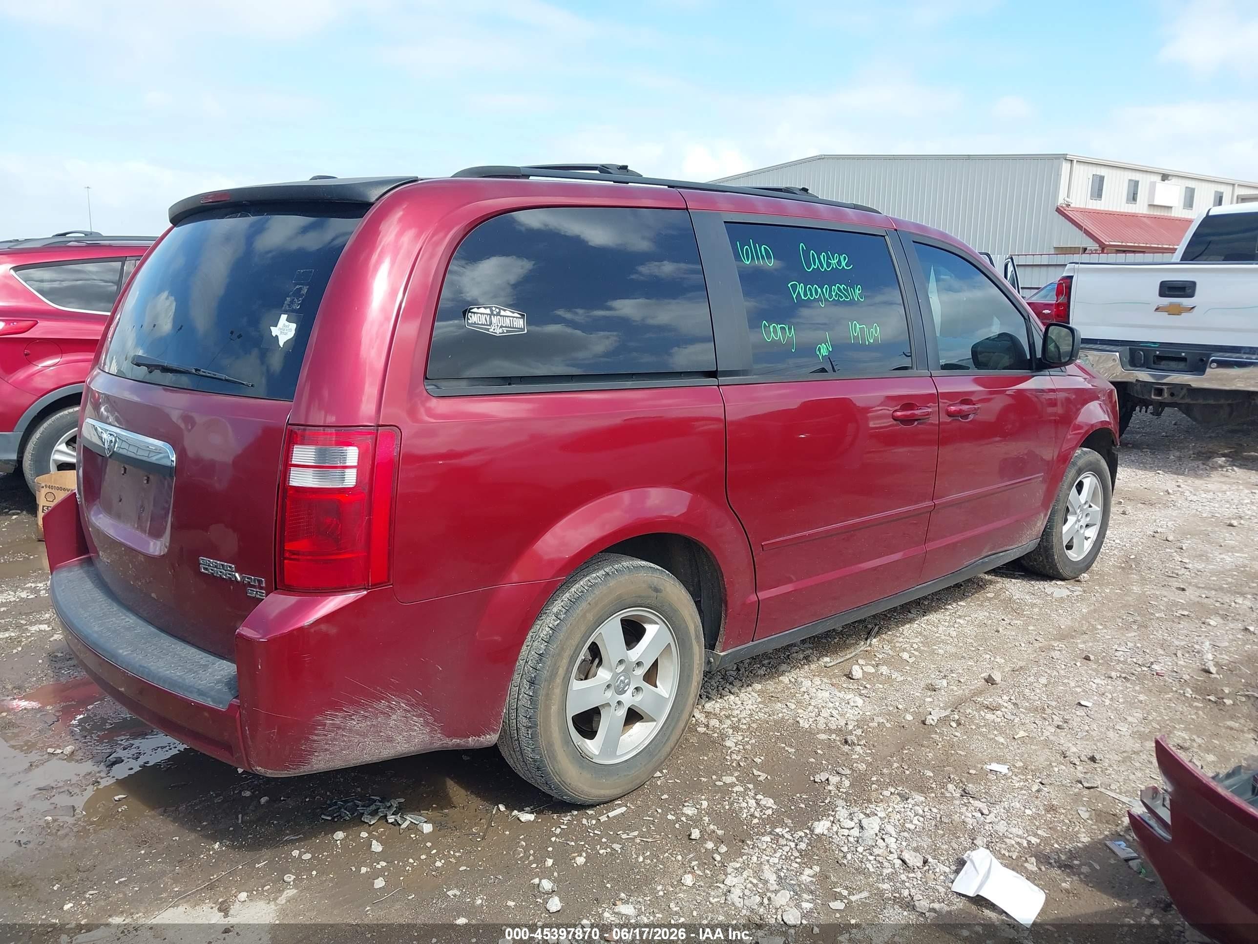 2010 Dodge Grand Caravan Hero Red vin: 2D4RN3D17AR446959