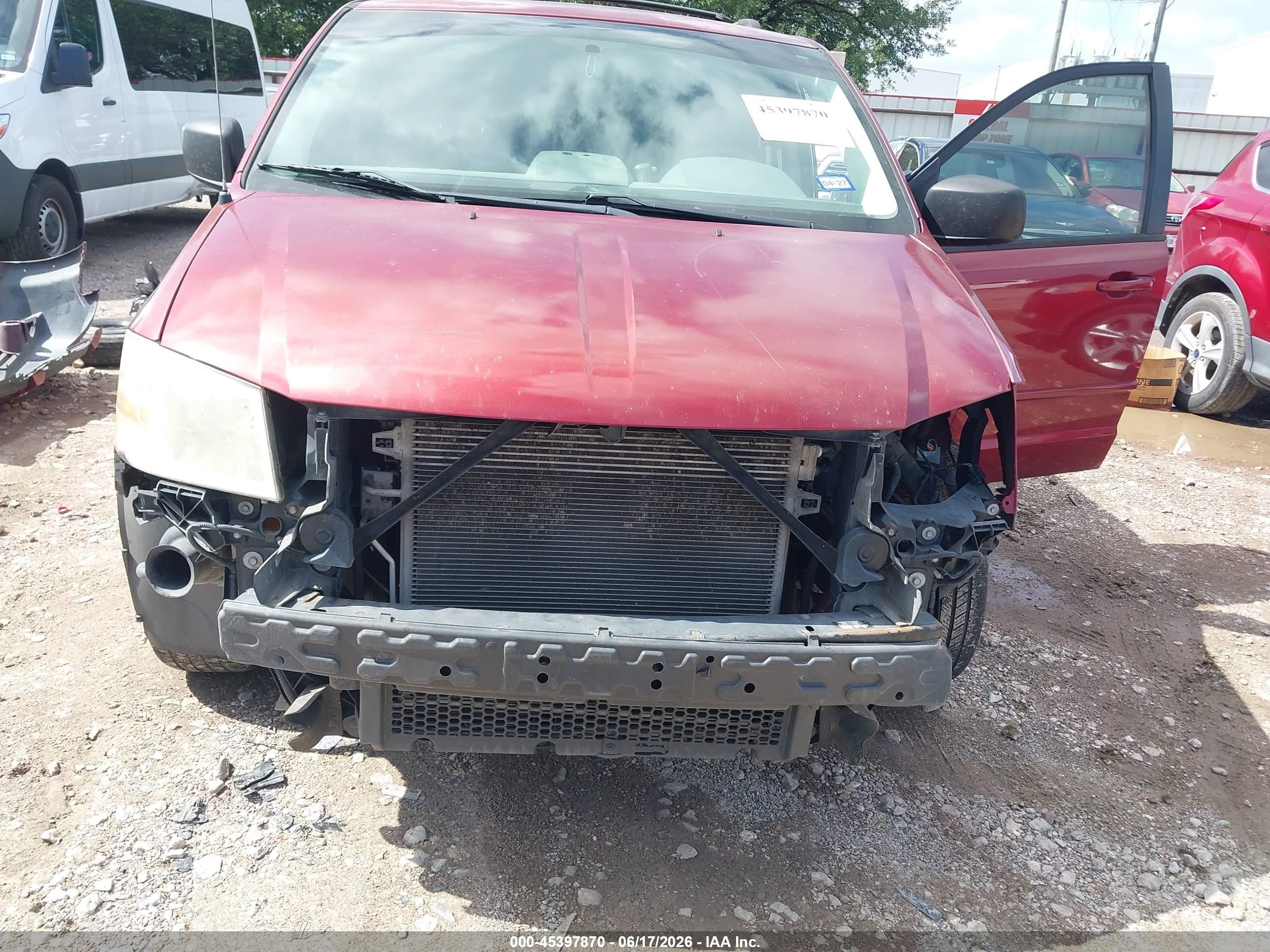 2010 Dodge Grand Caravan Hero Red vin: 2D4RN3D17AR446959