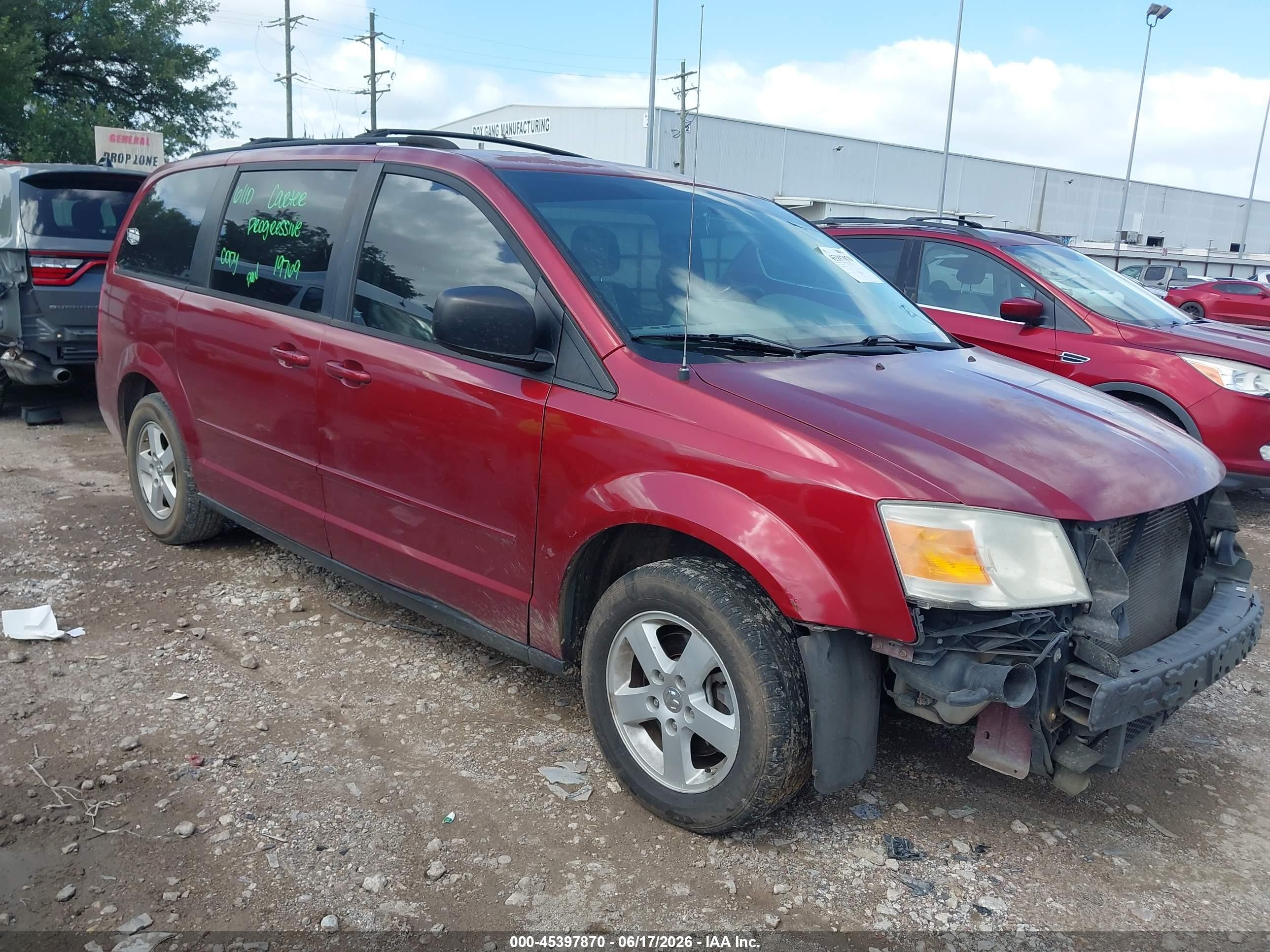 2010 Dodge Grand Caravan Hero Red vin: 2D4RN3D17AR446959
