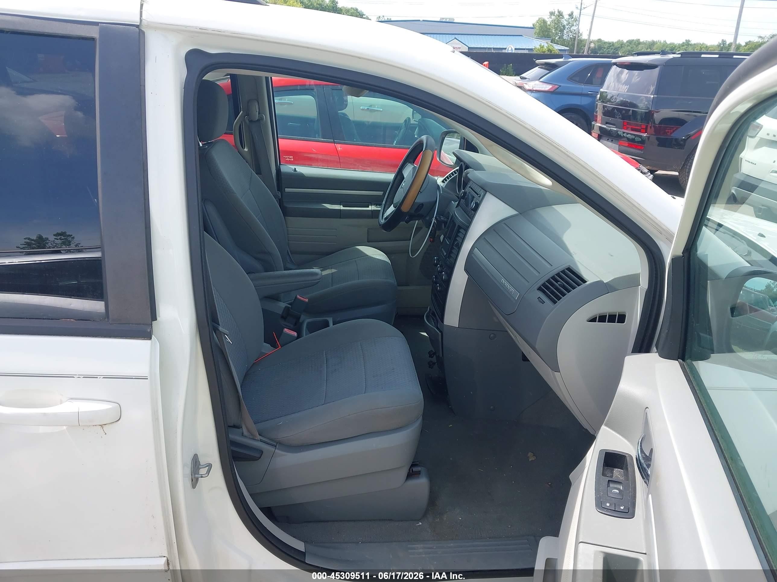 2010 Dodge Grand Caravan Hero White vin: 2D4RN3D18AR364142