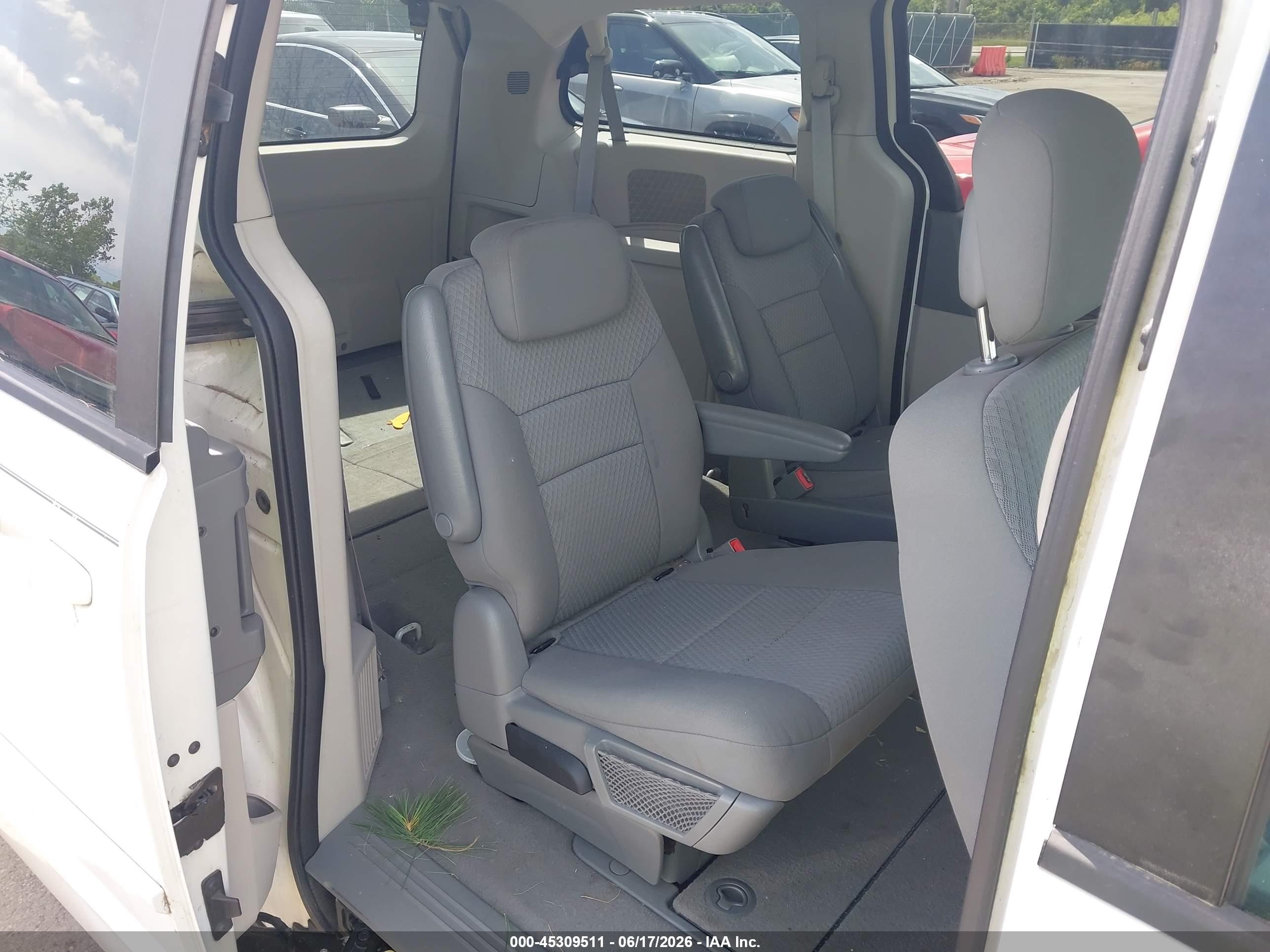 2010 Dodge Grand Caravan Hero White vin: 2D4RN3D18AR364142