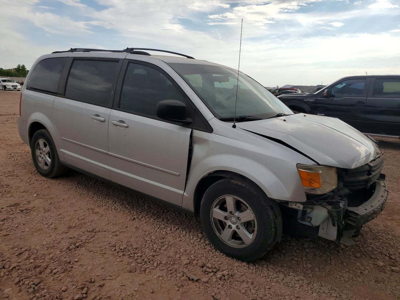 2010 Dodge Grand Caravan Hero Silver vin: 2D4RN3D19AR402042