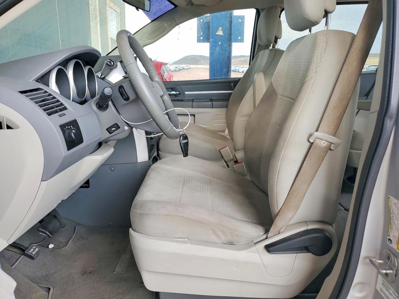 2010 Dodge Grand Caravan Hero Silver vin: 2D4RN3D19AR402042
