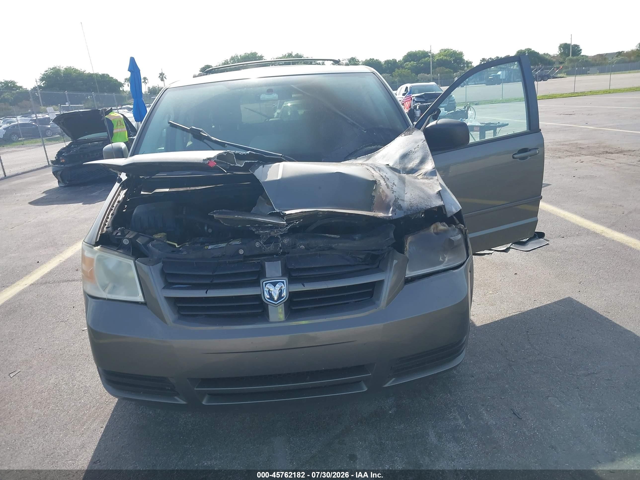 2010 Dodge Grand Caravan Hero Серый vin: 2D4RN3D1XAR389530