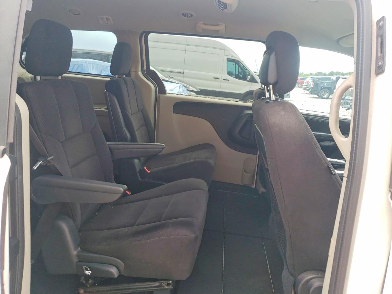 2011 Dodge Grand Caravan Express White vin: 2D4RN3DG0BR637581
