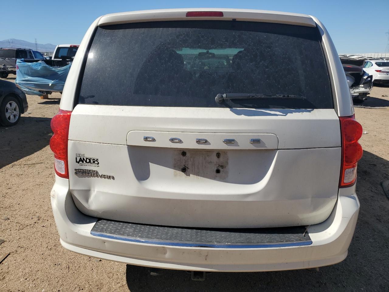 2011 Dodge Grand Caravan Mainstreet White vin: 2D4RN3DG1BR601480
