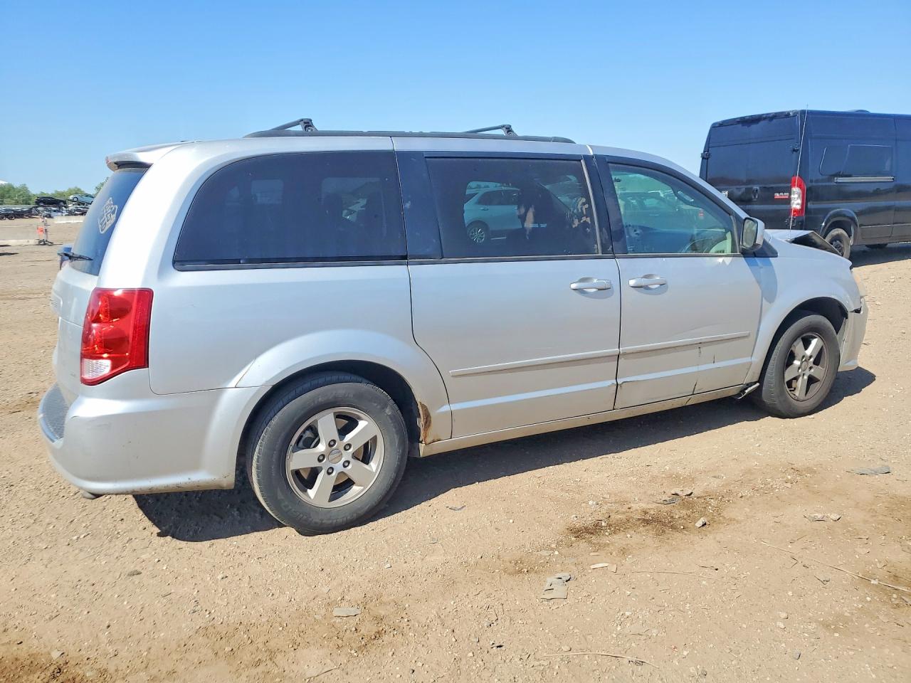 2011 Dodge Grand Caravan Mainstreet Silver vin: 2D4RN3DG2BR656505