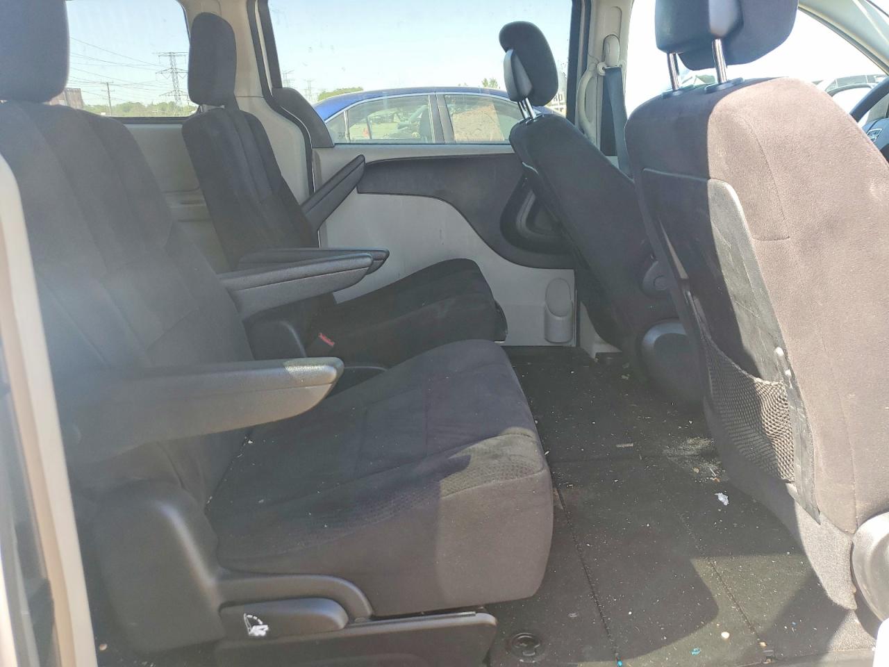 2011 Dodge Grand Caravan Mainstreet Silver vin: 2D4RN3DG2BR656505