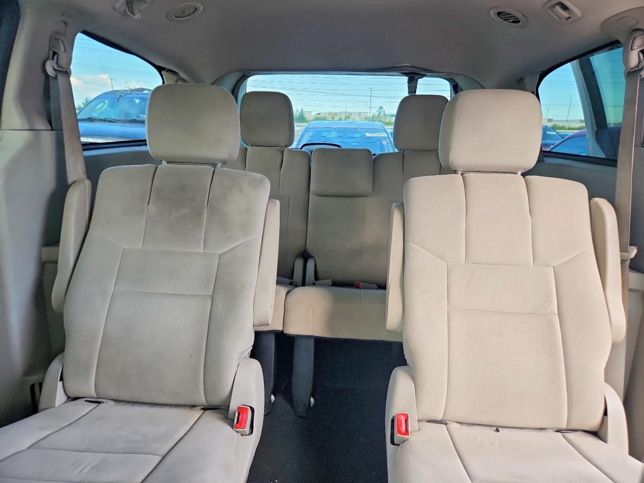 2011 Dodge Grand Caravan Mainstreet White vin: 2D4RN3DG2BR754837