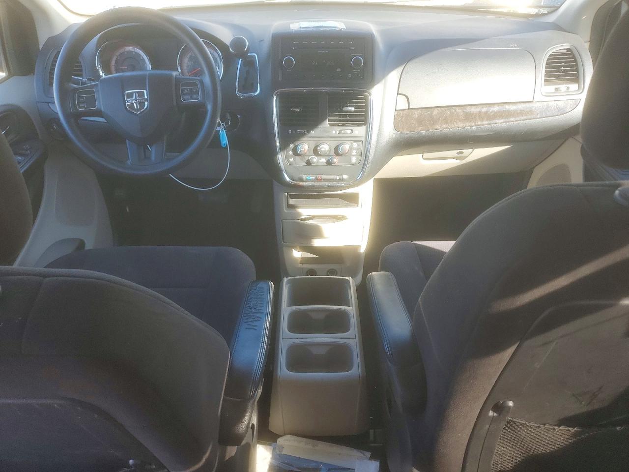 2011 Dodge Grand Caravan Mainstreet Silver vin: 2D4RN3DG3BR628518