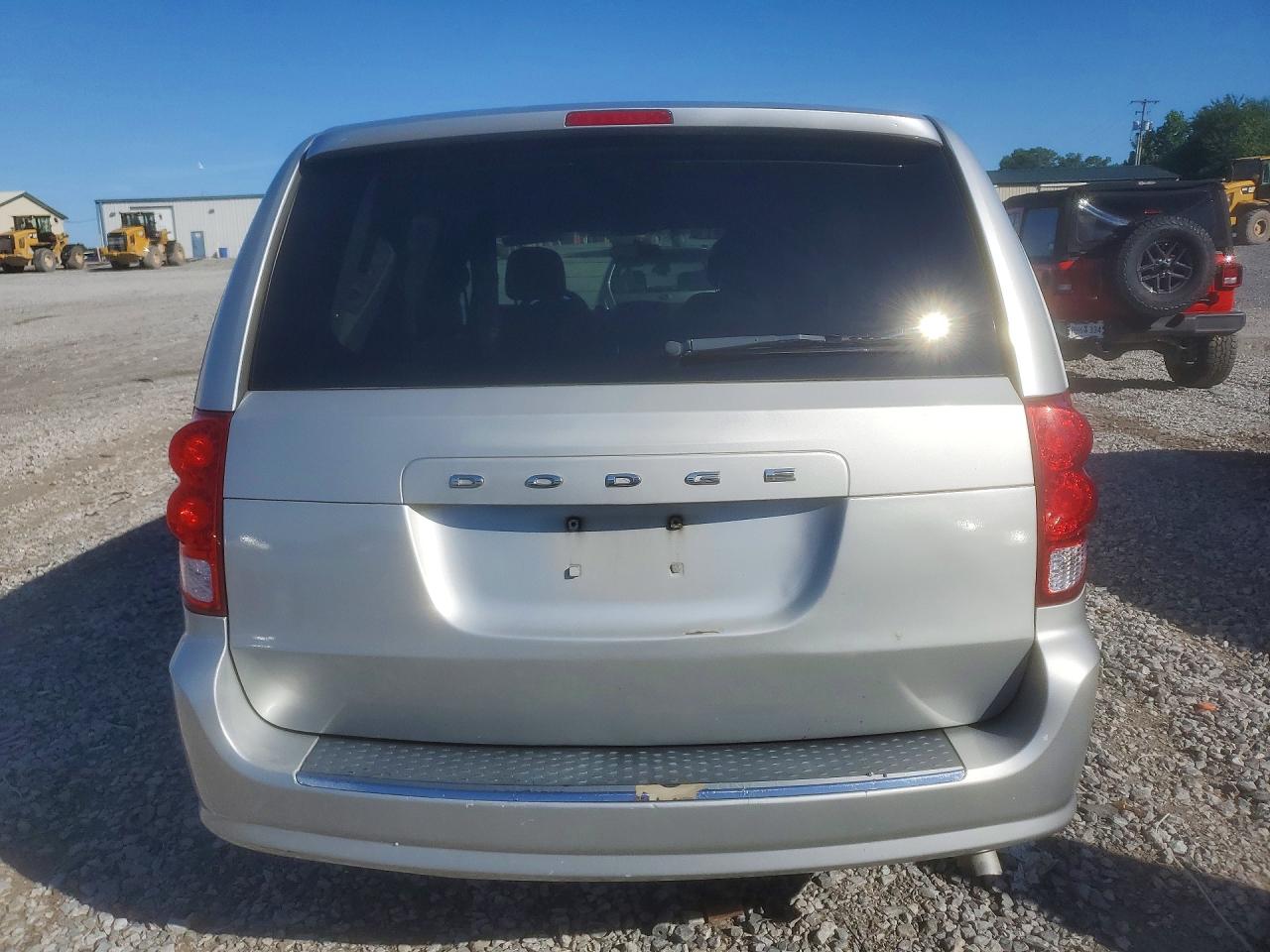 2011 Dodge Grand Caravan Mainstreet Silver vin: 2D4RN3DG3BR628518