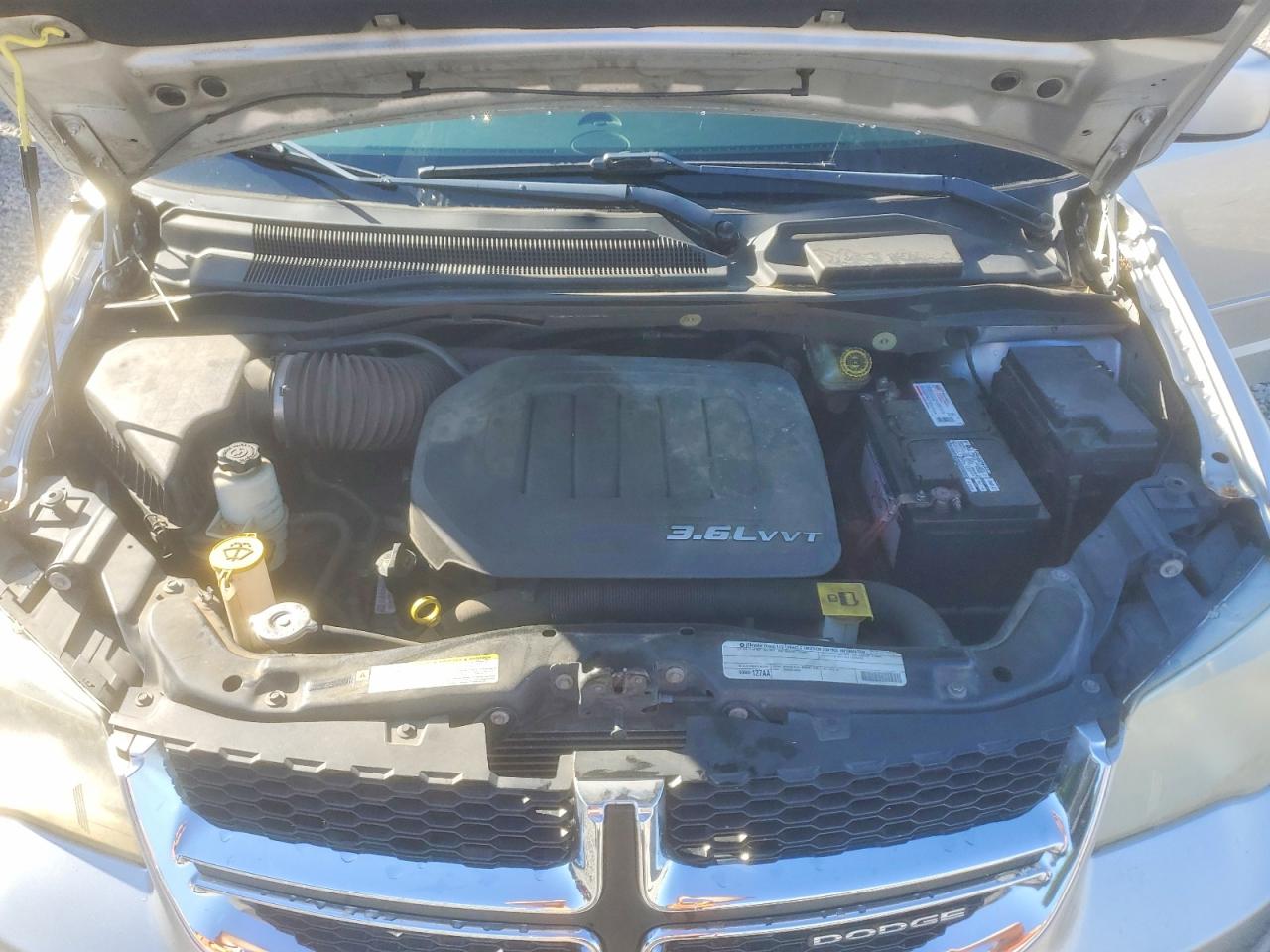 2011 Dodge Grand Caravan Mainstreet Silver vin: 2D4RN3DG3BR628518