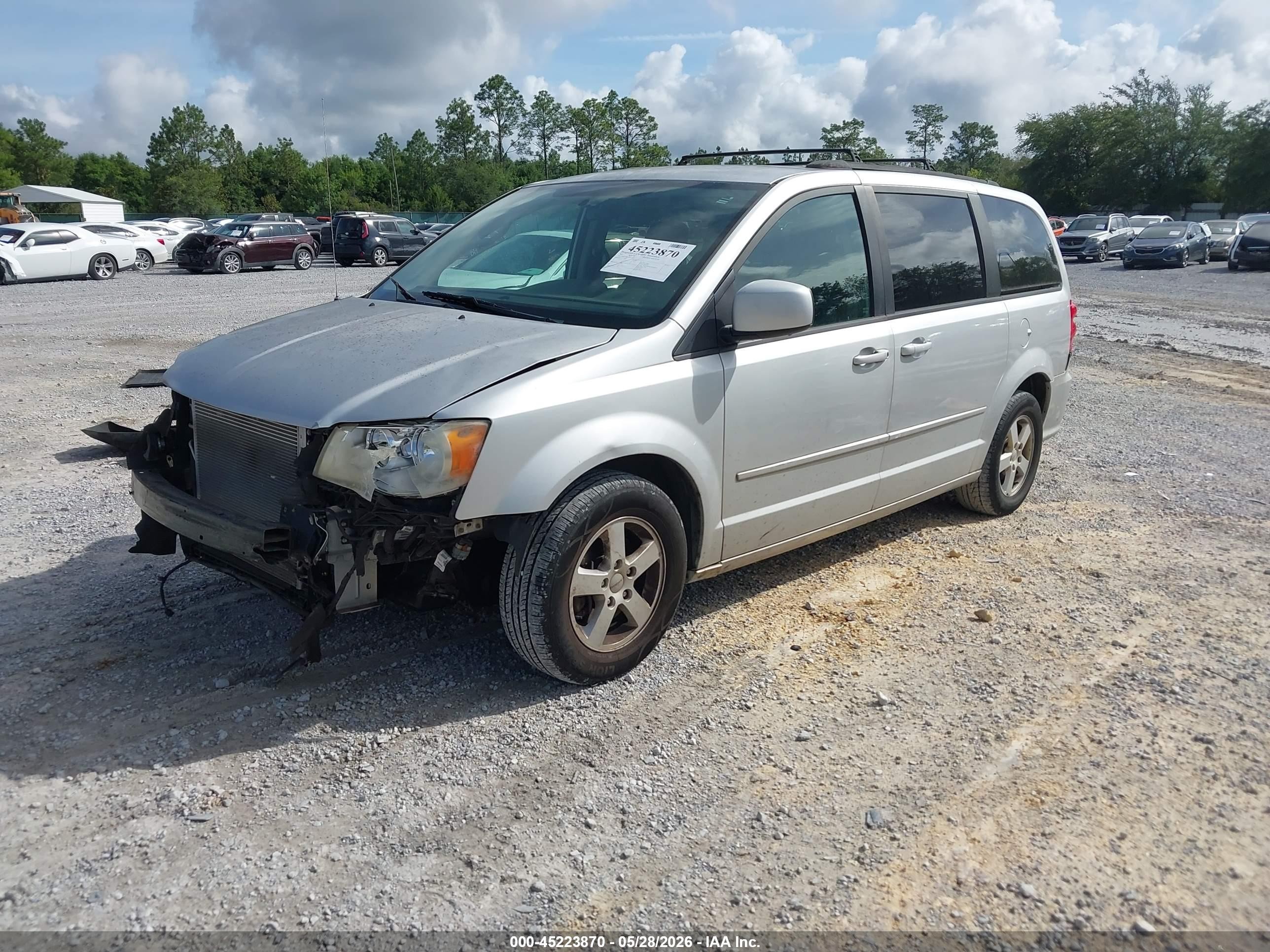 2011 Dodge Grand Caravan Mainstreet Silver vin: 2D4RN3DG3BR639003