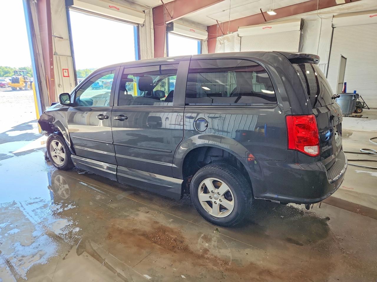 2011 Dodge Grand Caravan Mainstreet Gray vin: 2D4RN3DG4BR626776