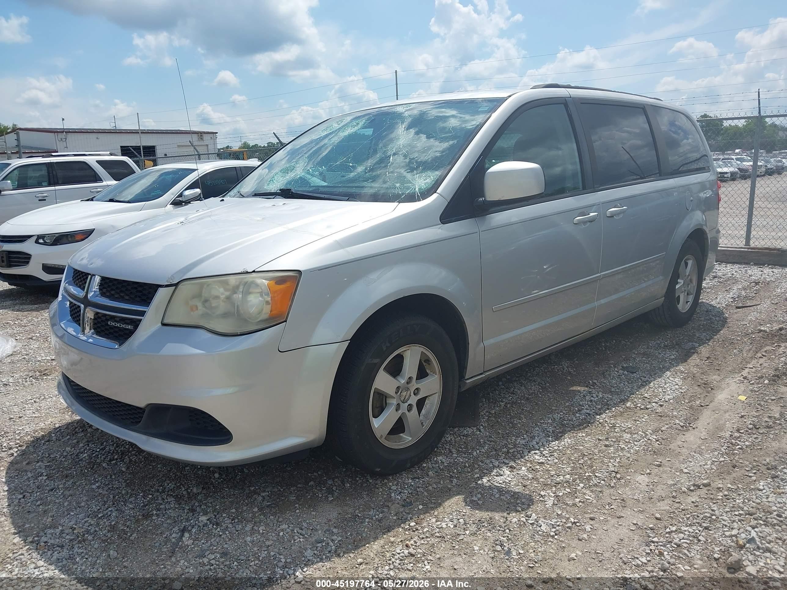 2011 Dodge Grand Caravan Mainstreet Silver vin: 2D4RN3DG4BR637504