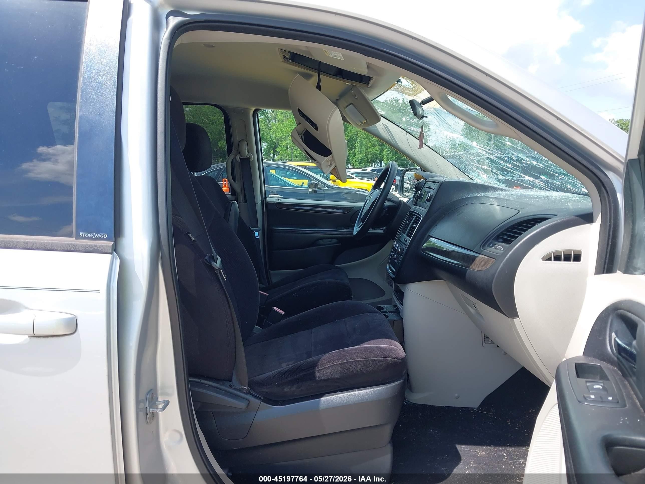 2011 Dodge Grand Caravan Mainstreet Silver vin: 2D4RN3DG4BR637504