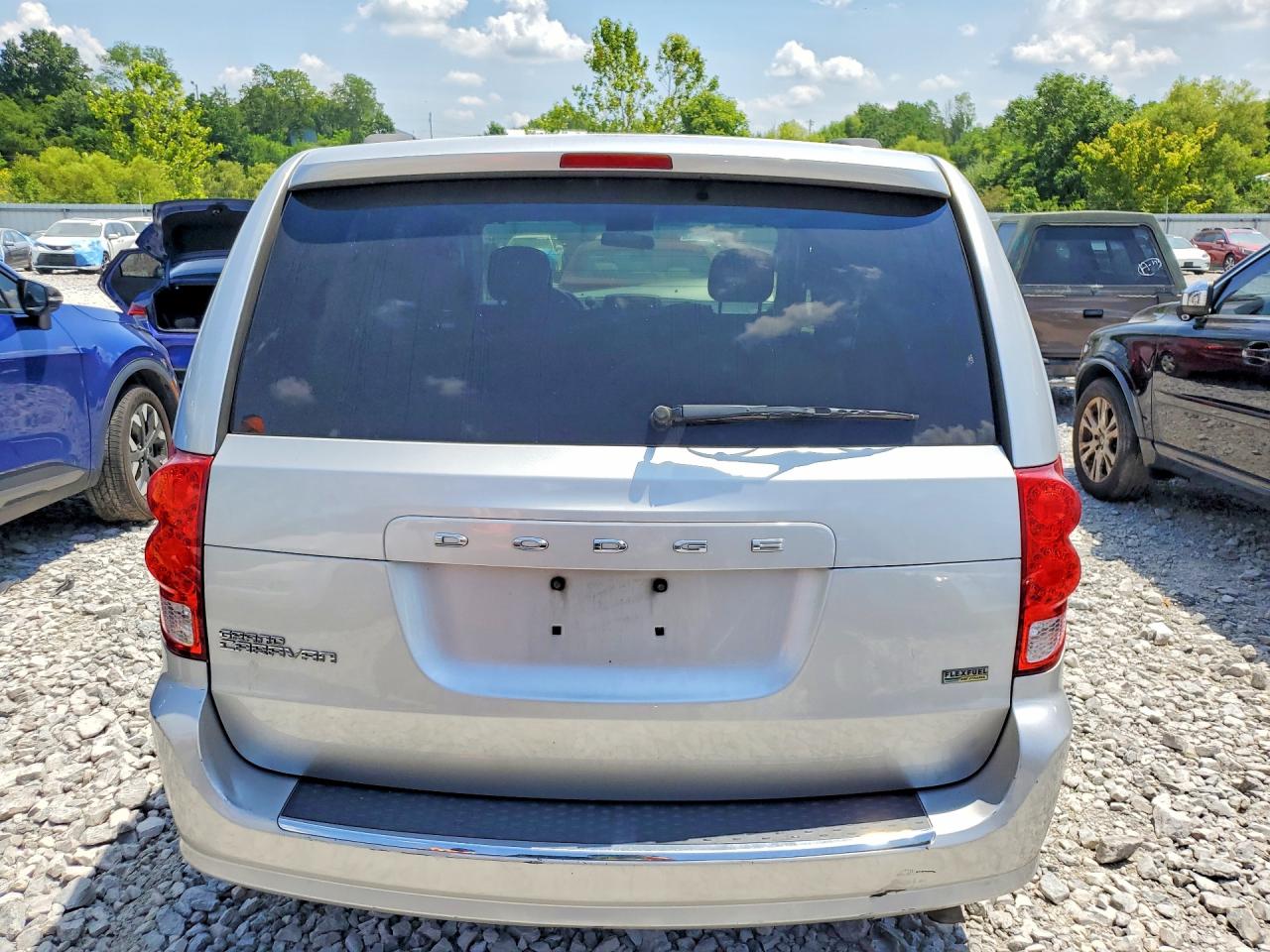 2011 Dodge Grand Caravan Mainstreet Silver vin: 2D4RN3DG4BR730961