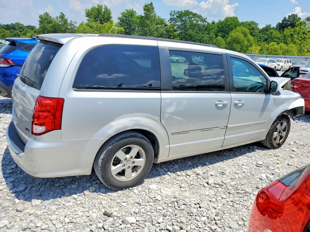 2011 Dodge Grand Caravan Mainstreet Silver vin: 2D4RN3DG4BR730961