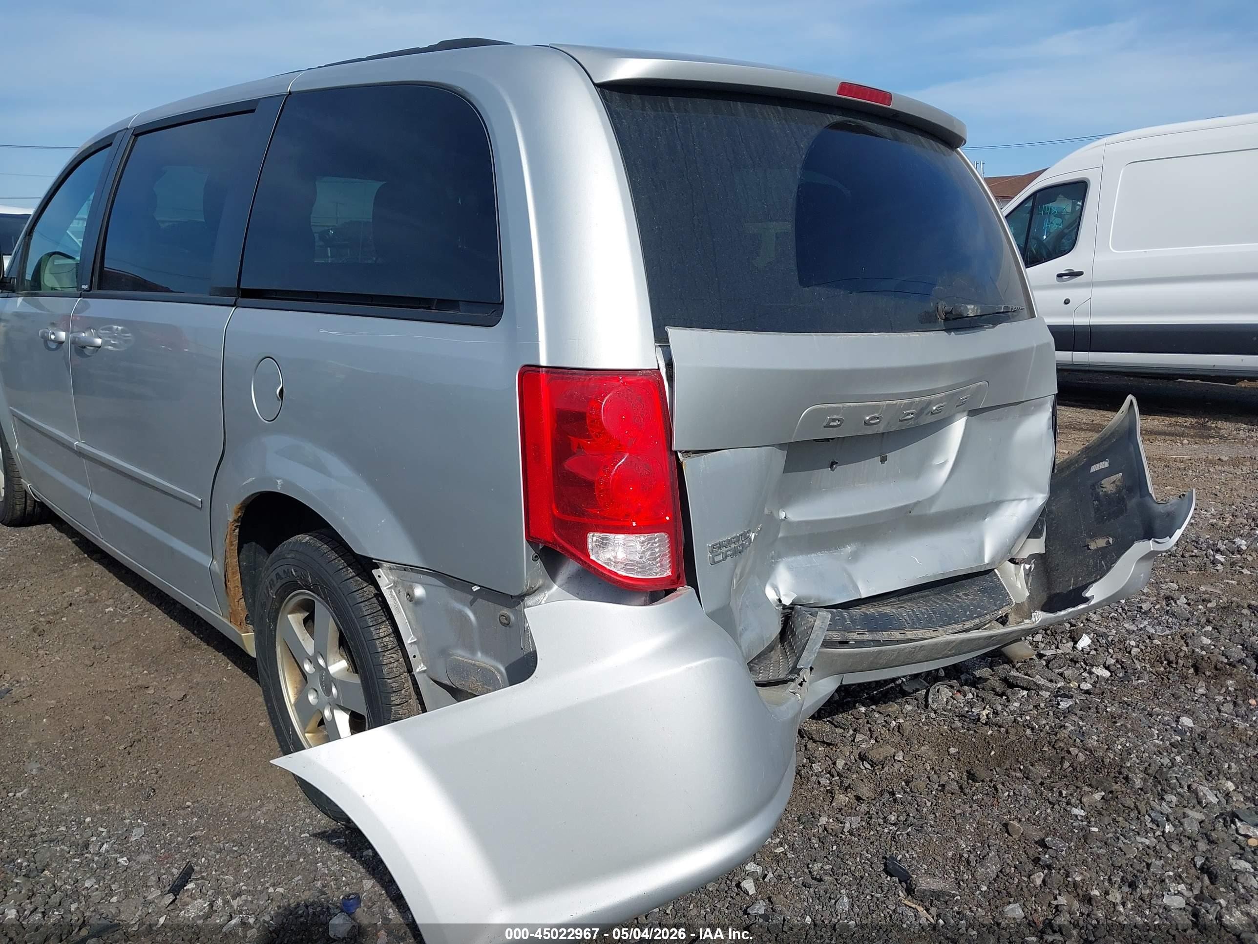 2011 Dodge Grand Caravan Mainstreet Silver vin: 2D4RN3DG5BR697534
