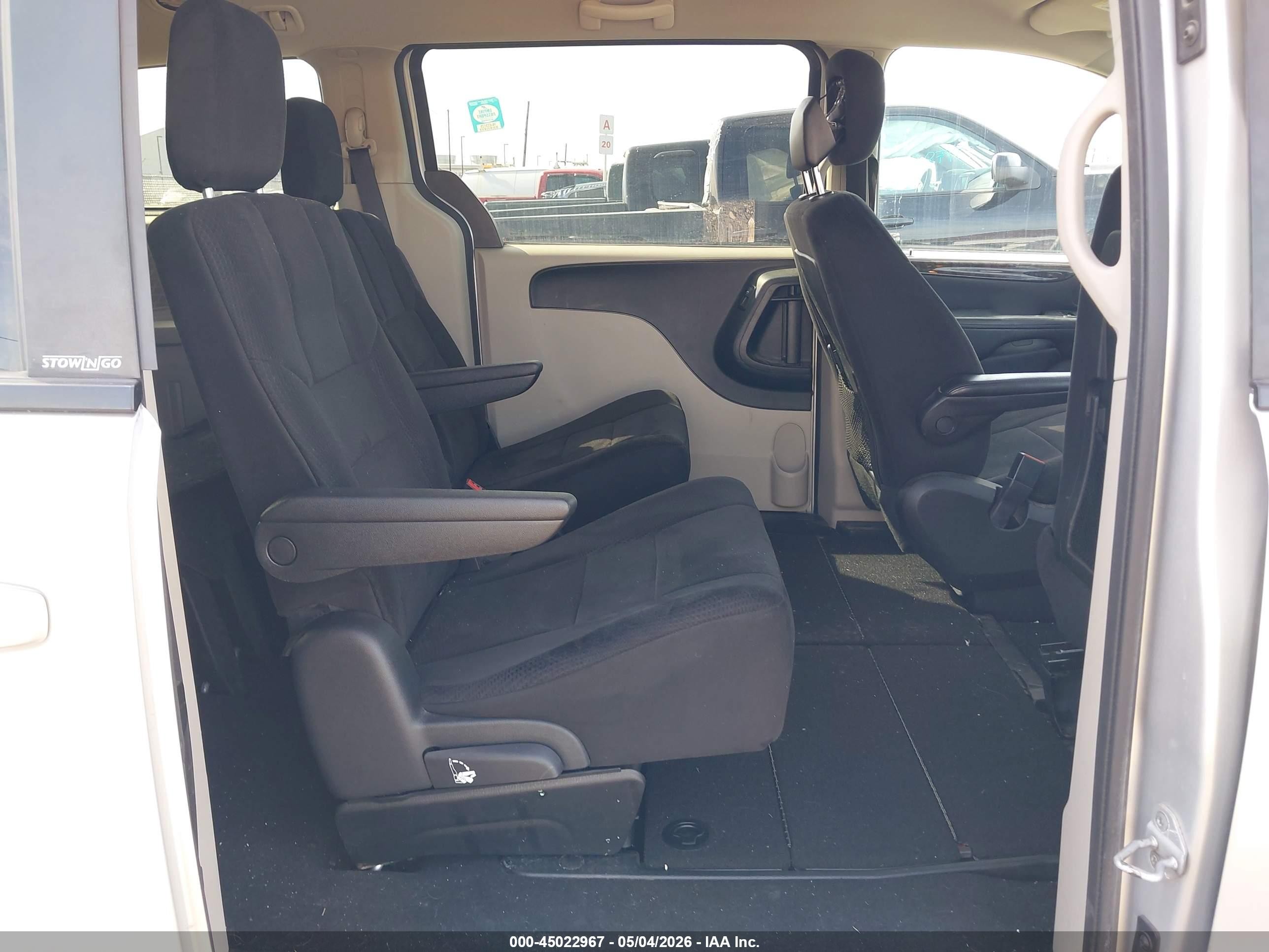 2011 Dodge Grand Caravan Mainstreet Silver vin: 2D4RN3DG5BR697534