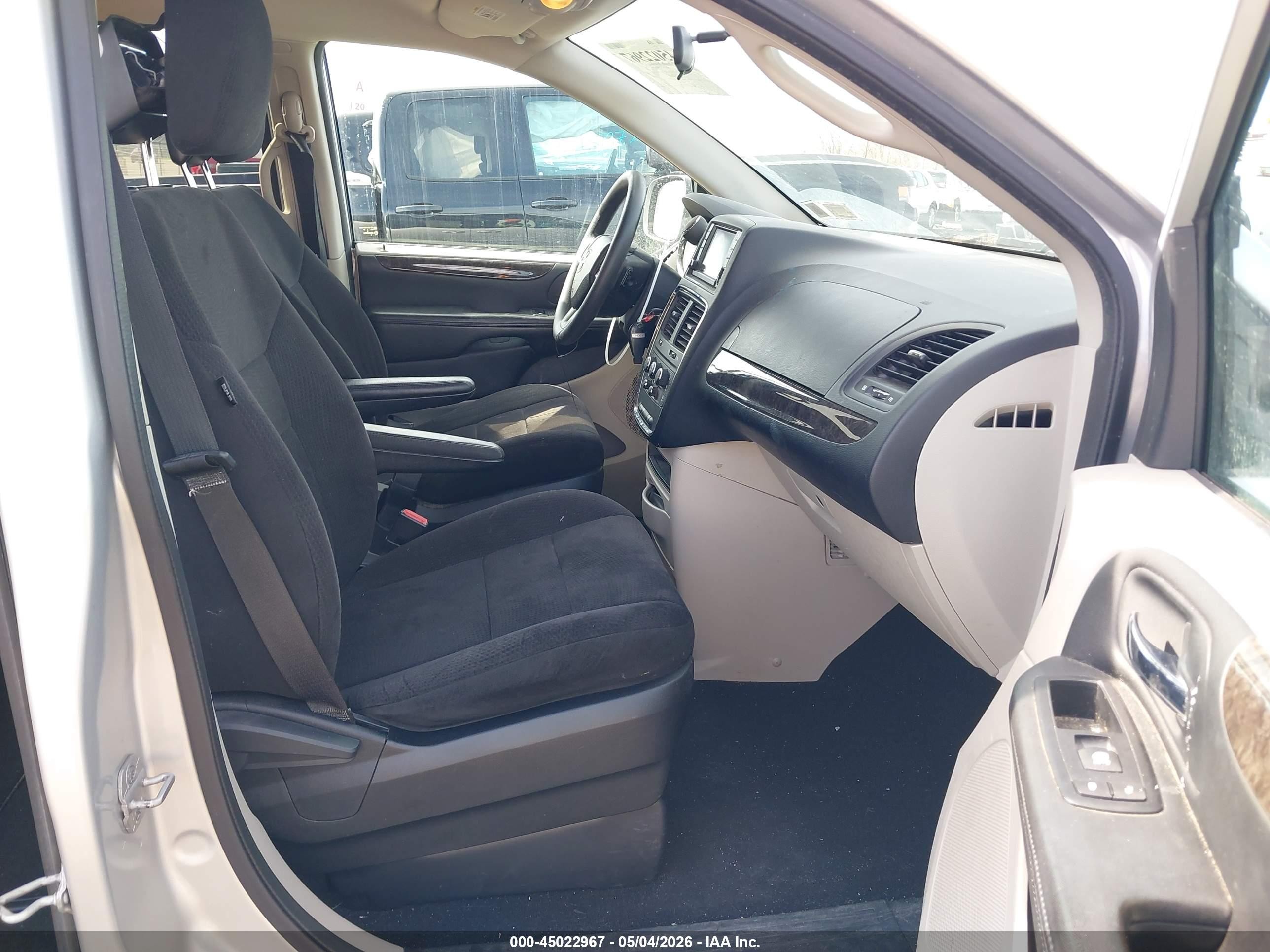 2011 Dodge Grand Caravan Mainstreet Silver vin: 2D4RN3DG5BR697534