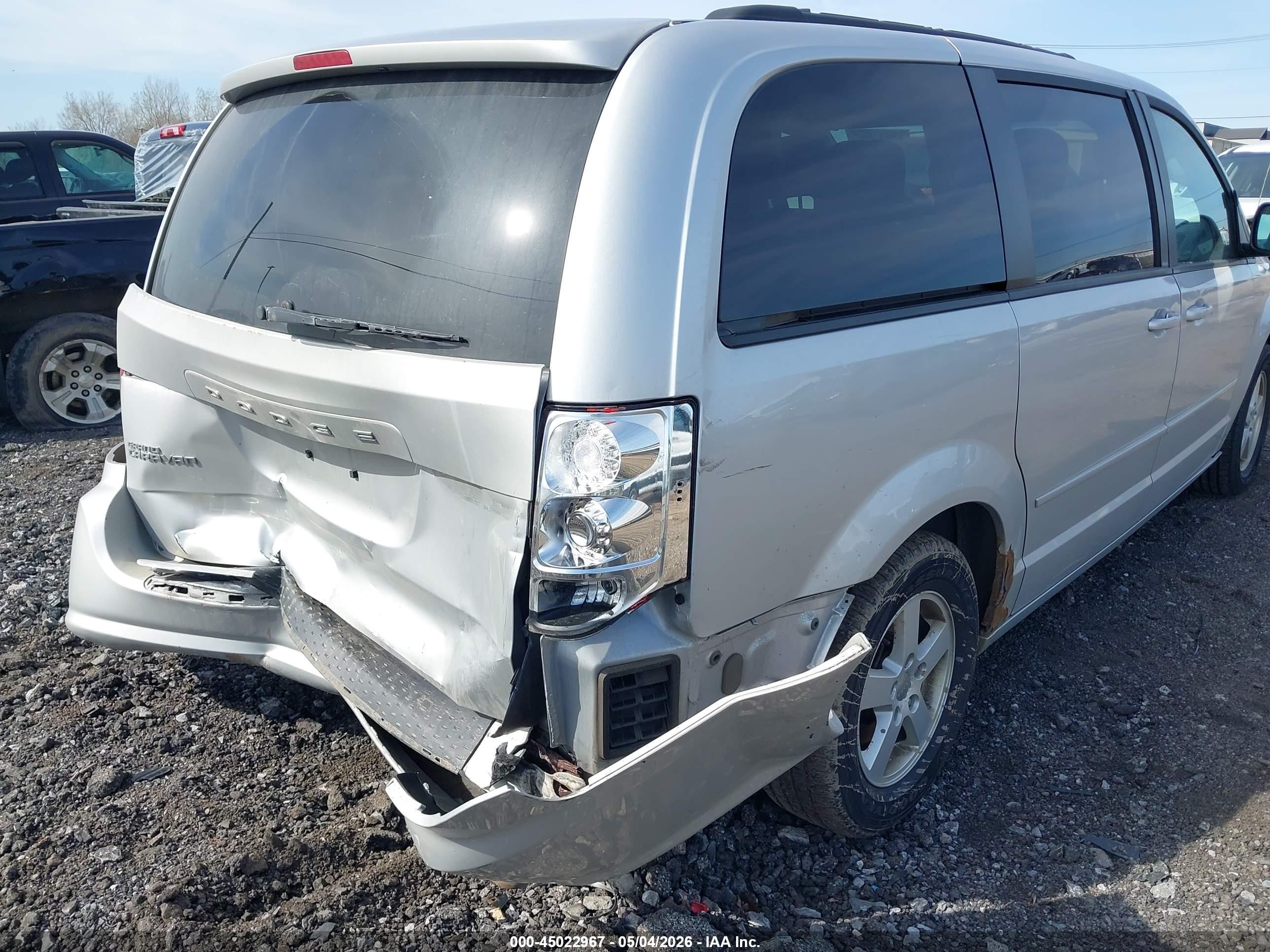 2011 Dodge Grand Caravan Mainstreet Silver vin: 2D4RN3DG5BR697534