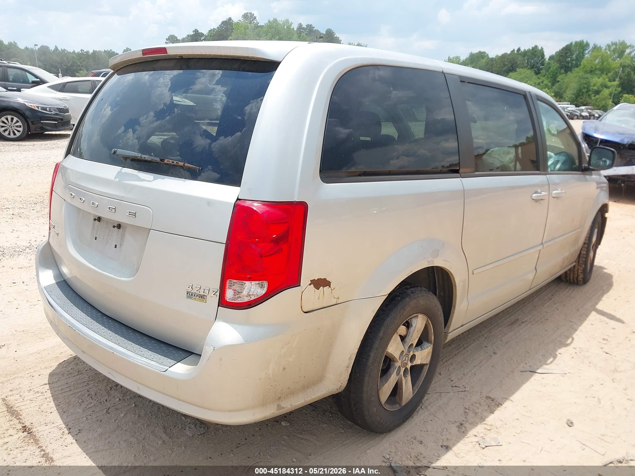 2011 Dodge Grand Caravan Mainstreet Silver vin: 2D4RN3DG7BR671985