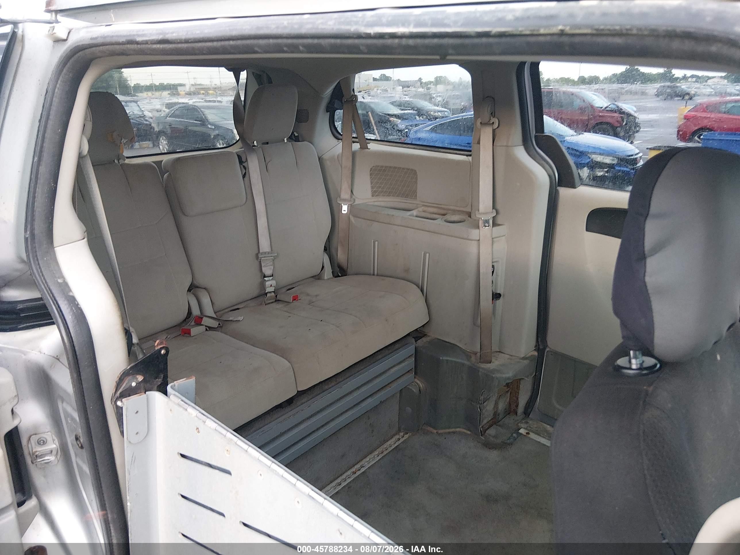 2011 Dodge Grand Caravan Mainstreet Серебряный vin: 2D4RN3DG8BR628787