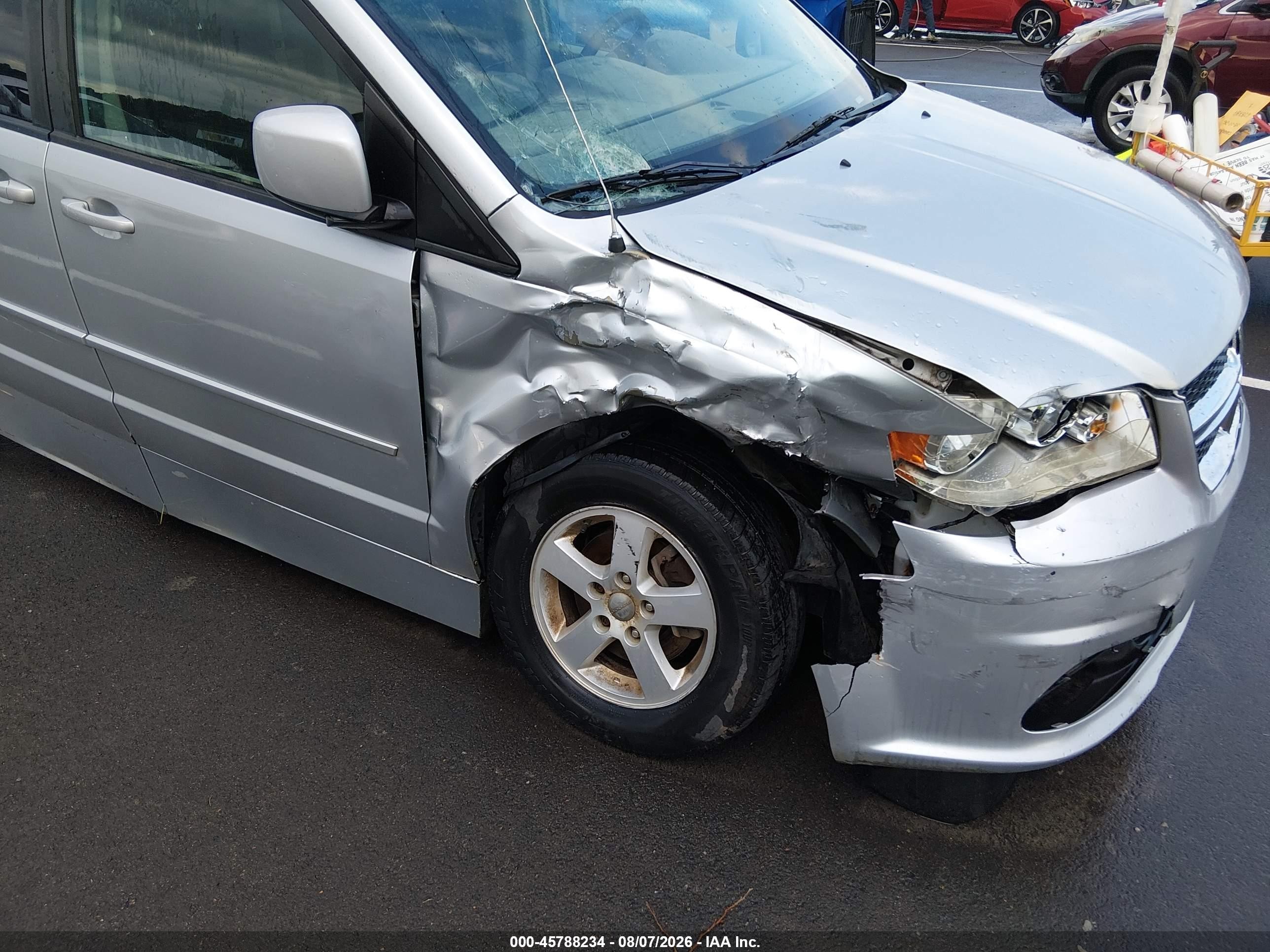 2011 Dodge Grand Caravan Mainstreet Серебряный vin: 2D4RN3DG8BR628787