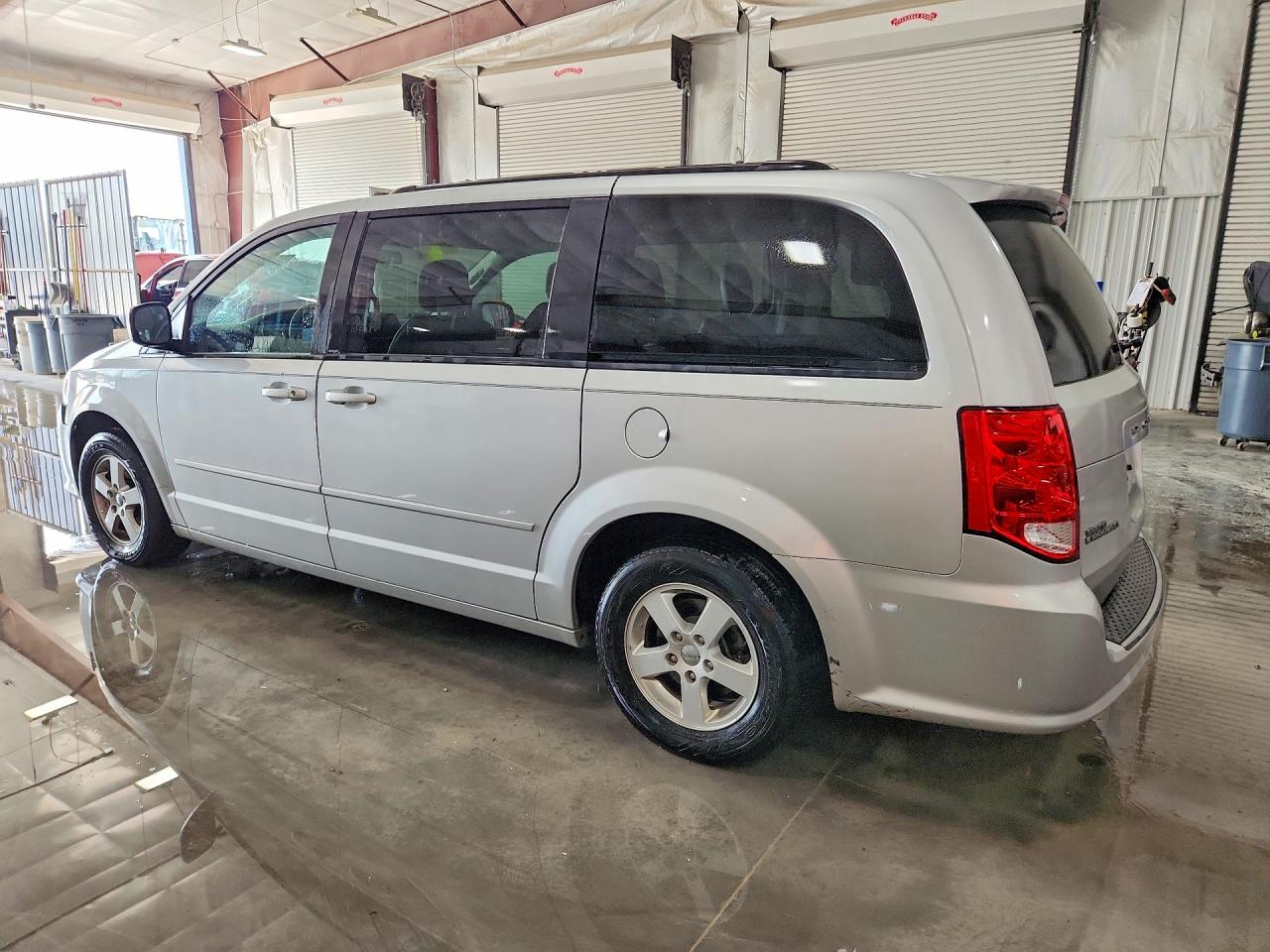2011 Dodge Grand Caravan Mainstreet Silver vin: 2D4RN3DG9BR692899