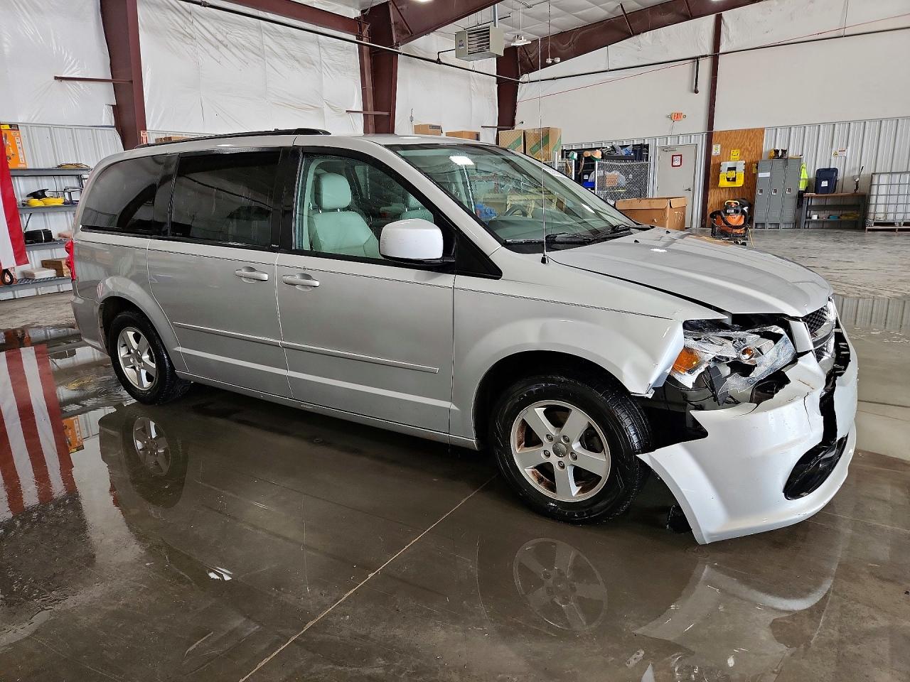 2011 Dodge Grand Caravan Mainstreet Silver vin: 2D4RN3DG9BR692899