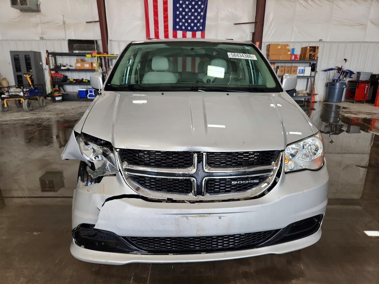 2011 Dodge Grand Caravan Mainstreet Silver vin: 2D4RN3DG9BR692899