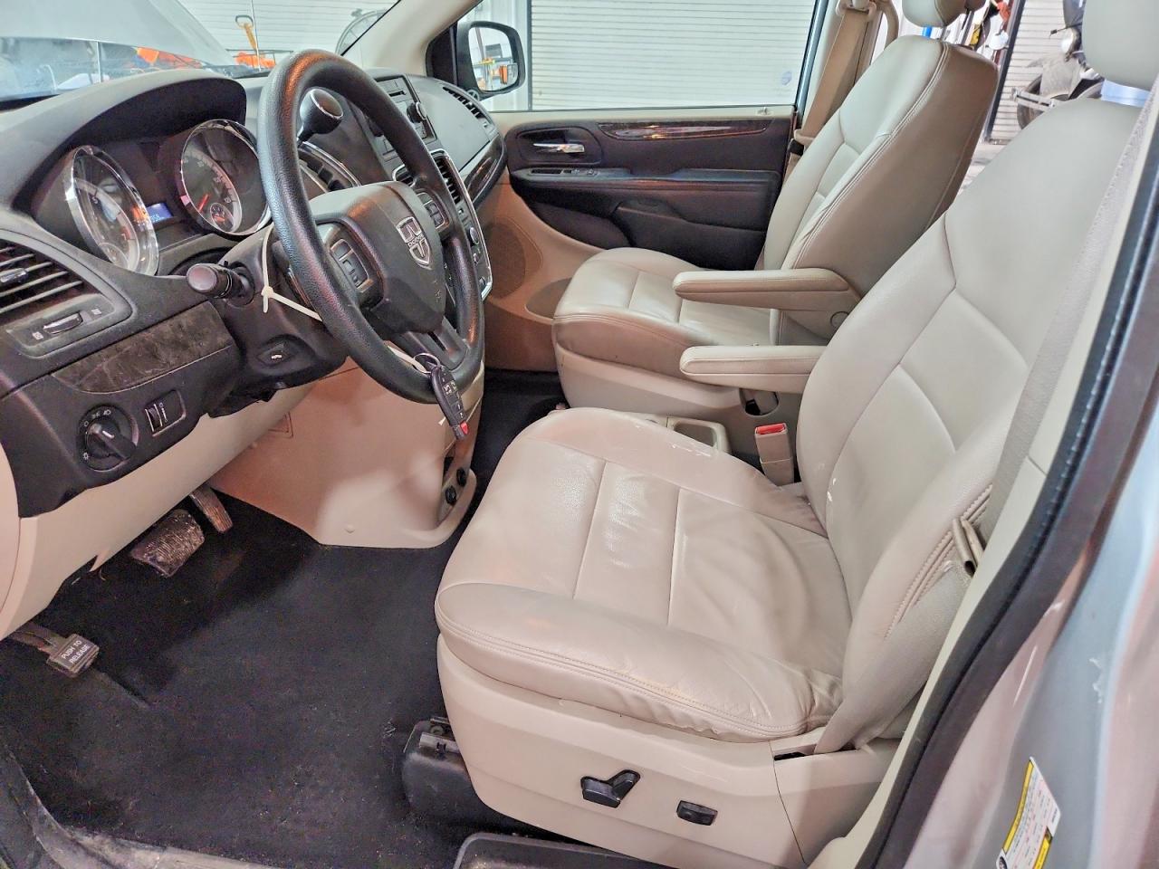 2011 Dodge Grand Caravan Mainstreet Silver vin: 2D4RN3DG9BR692899