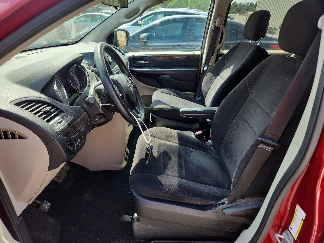 2011 Dodge Grand Caravan Mainstreet Red vin: 2D4RN3DG9BR700791