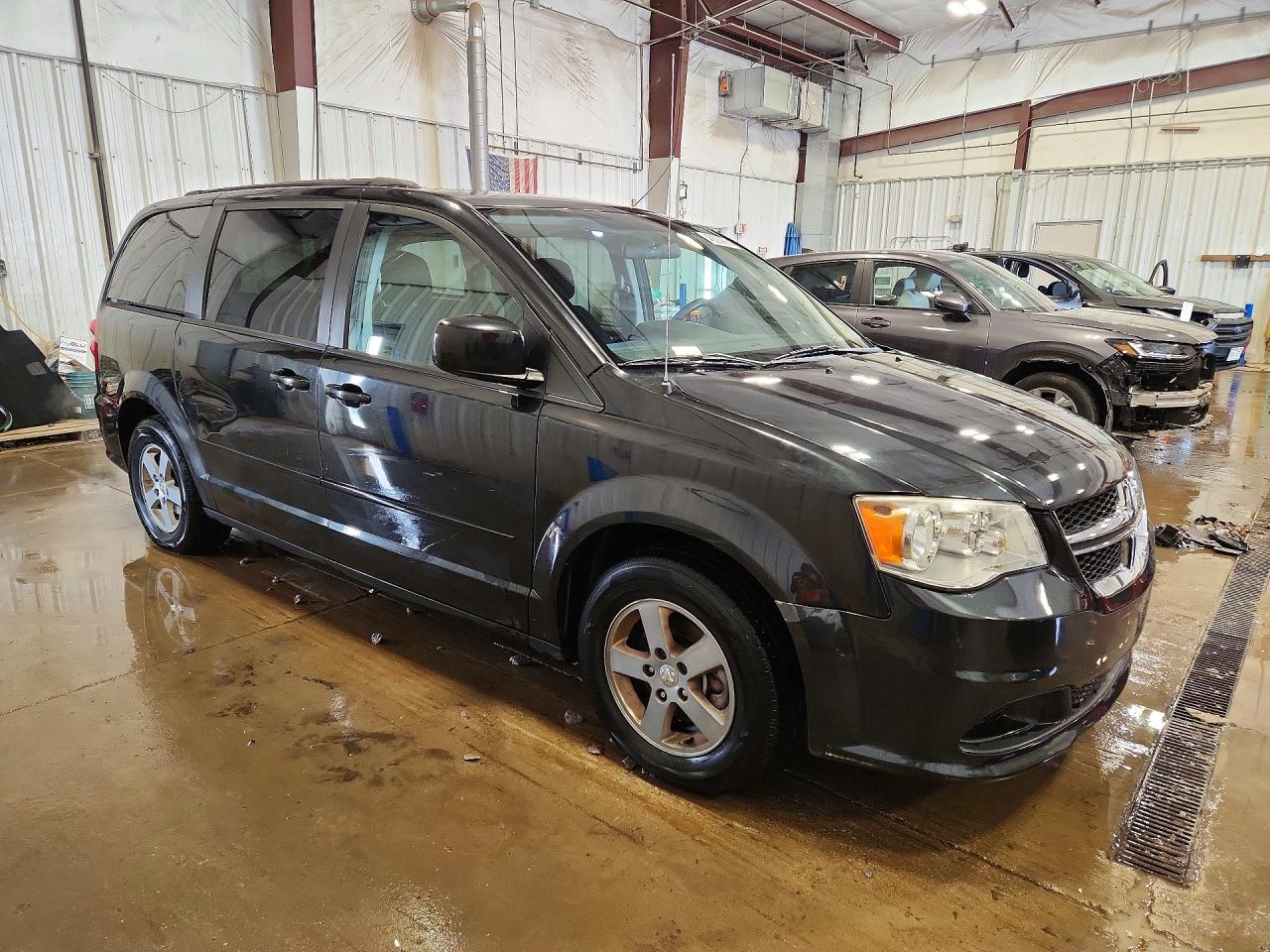 2011 Dodge Grand Caravan Mainstreet Gray vin: 2D4RN3DG9BR742135