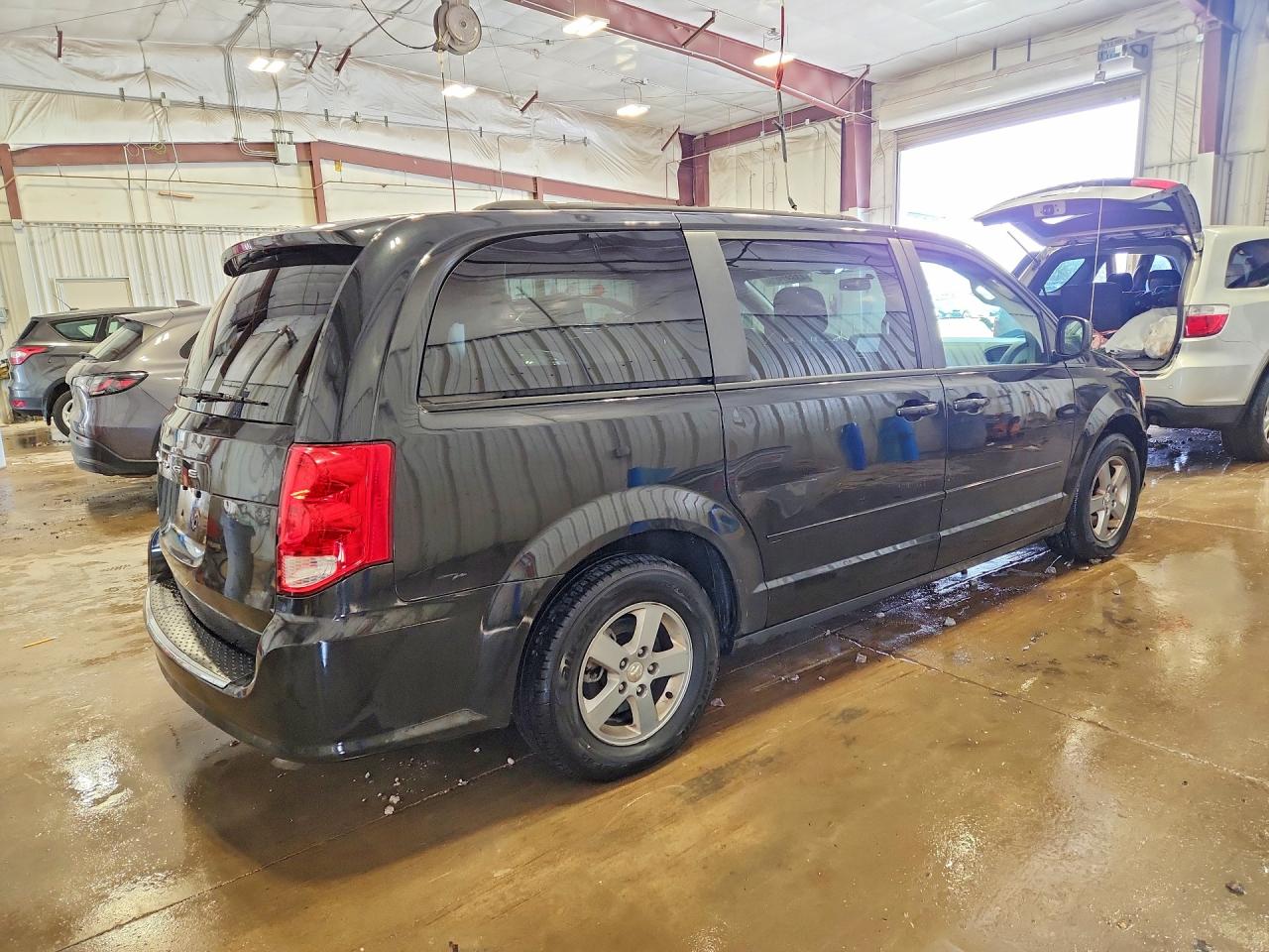 2011 Dodge Grand Caravan Mainstreet Gray vin: 2D4RN3DG9BR742135