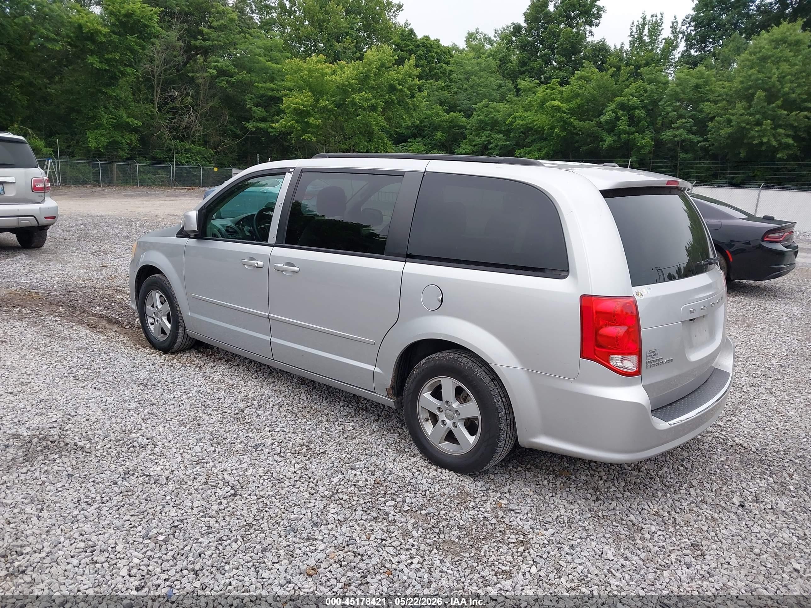 2011 Dodge Grand Caravan Mainstreet Silver vin: 2D4RN3DGXBR674637