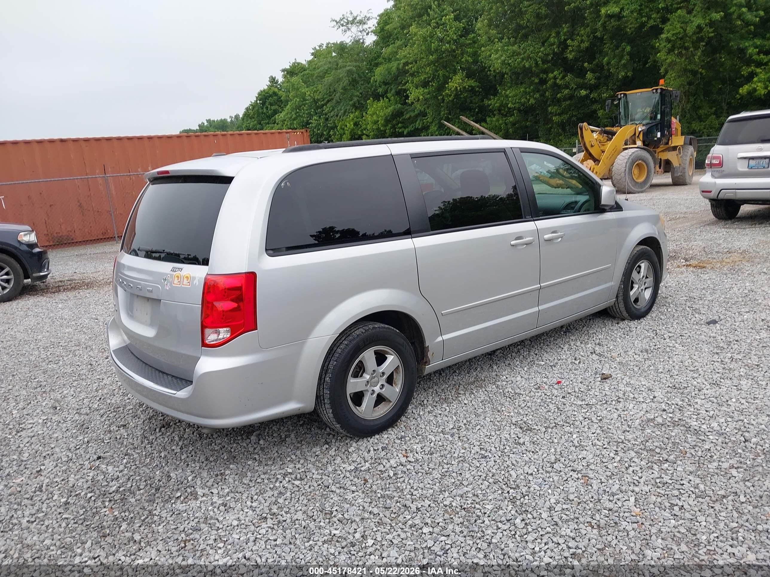 2011 Dodge Grand Caravan Mainstreet Silver vin: 2D4RN3DGXBR674637