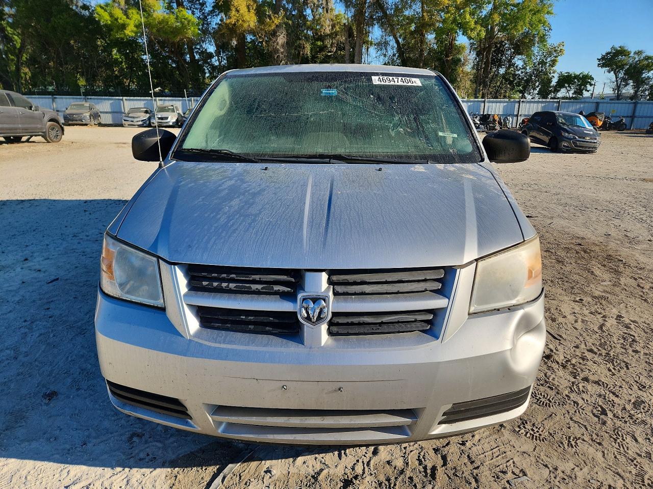2010 Dodge Grand Caravan Se Silver vin: 2D4RN4DE0AR147063