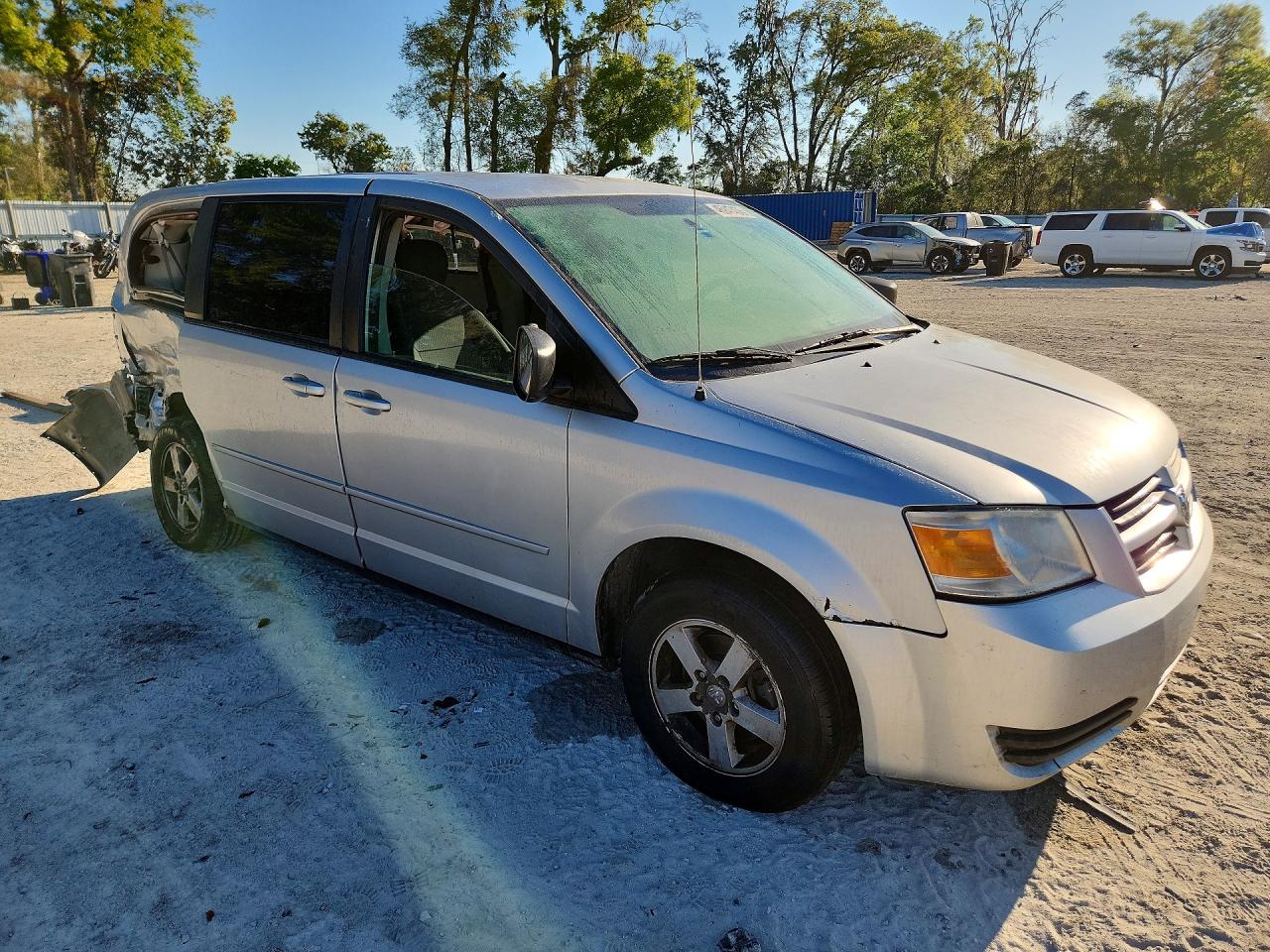 2010 Dodge Grand Caravan Se Silver vin: 2D4RN4DE0AR147063