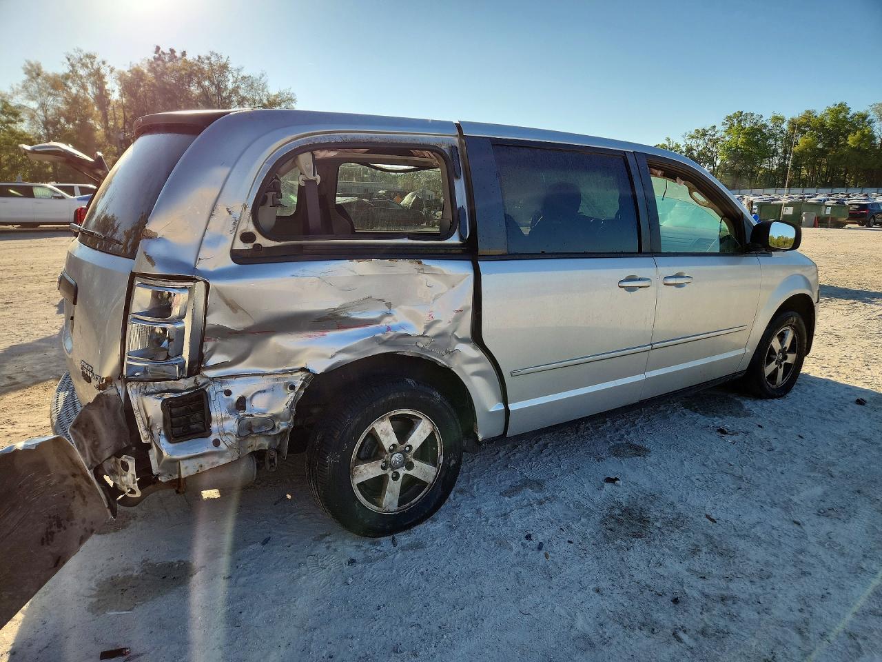 2010 Dodge Grand Caravan Se Silver vin: 2D4RN4DE0AR147063