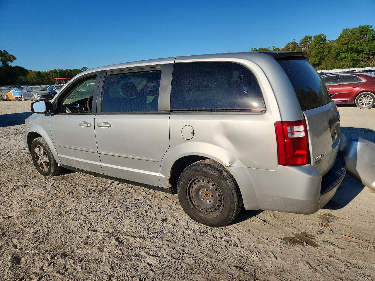 2010 Dodge Grand Caravan Se Silver vin: 2D4RN4DE0AR147063